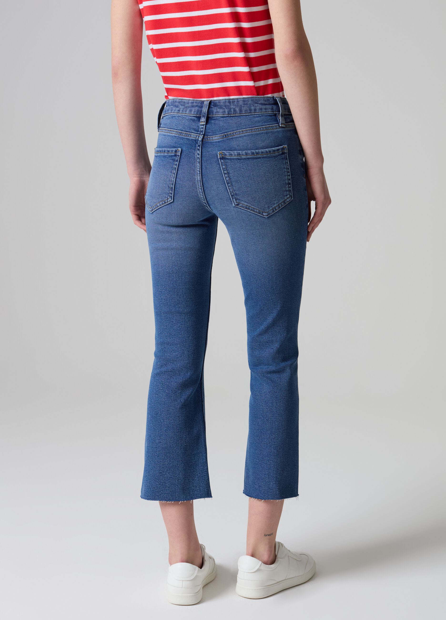 Flare-fit crop jeans with raw edging
