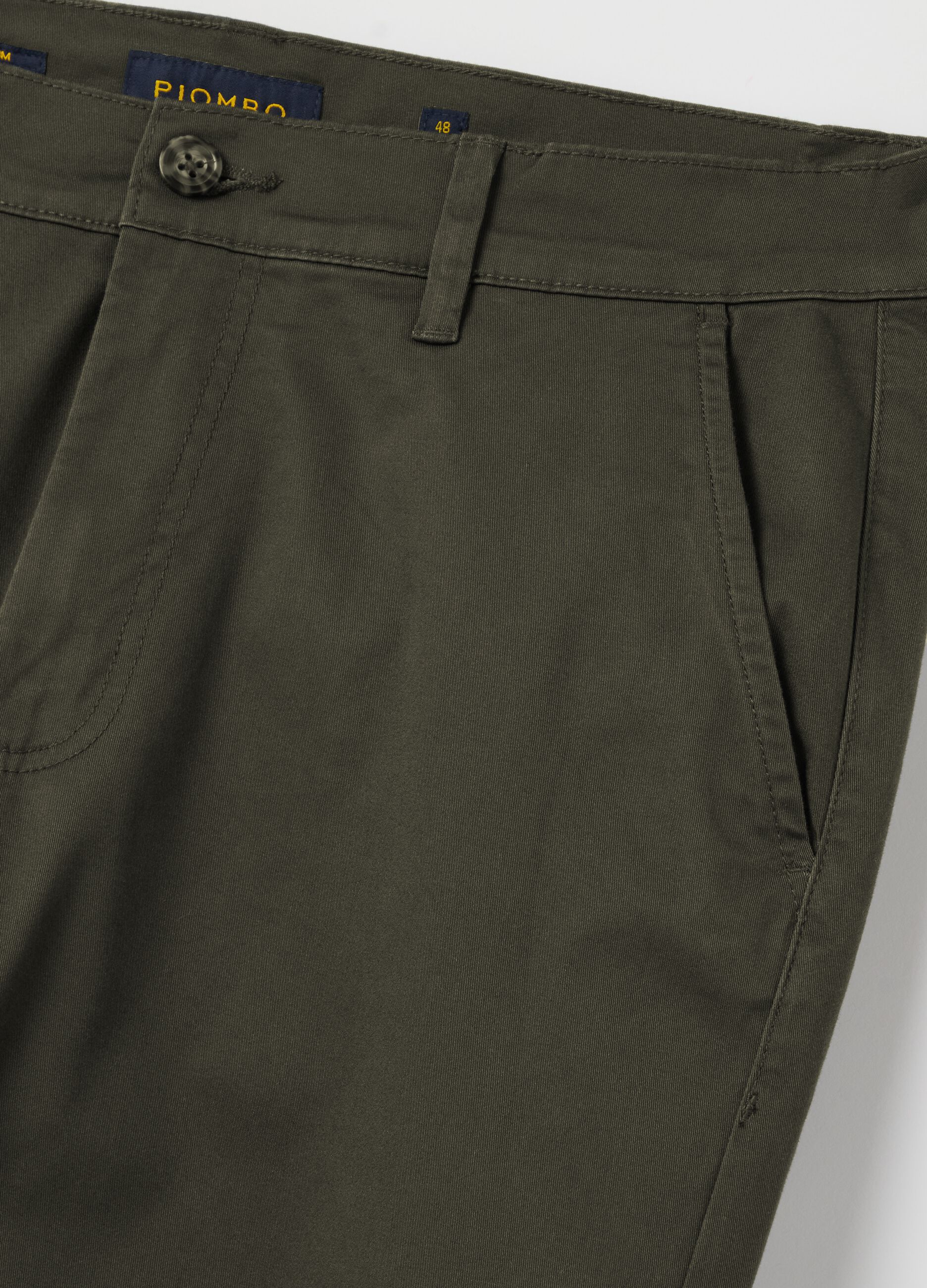 Slim-fit chinos in stretch twill_5