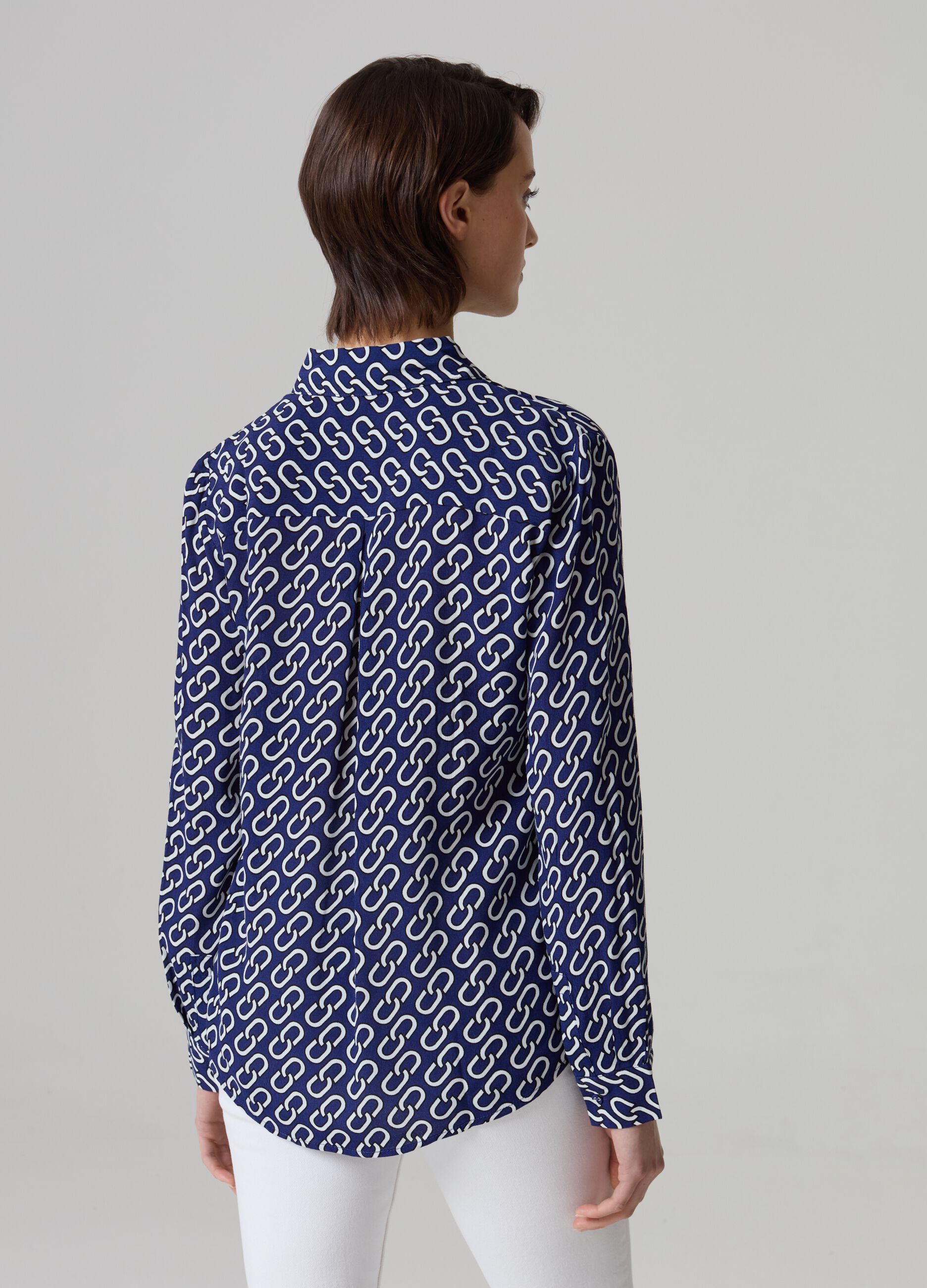 Crêpe shirt with all-over print