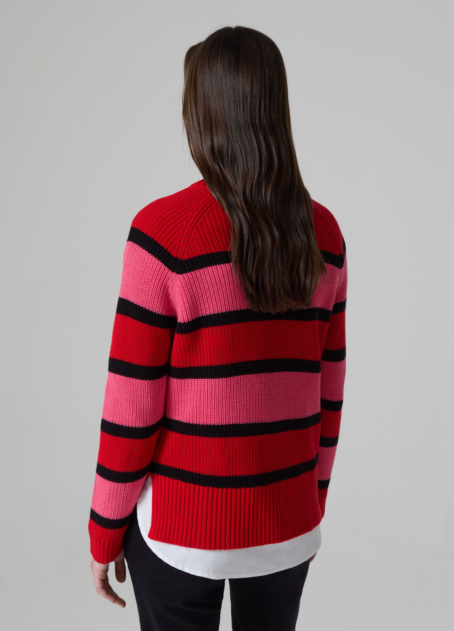 Striped pullover with raglan sleeves_1
