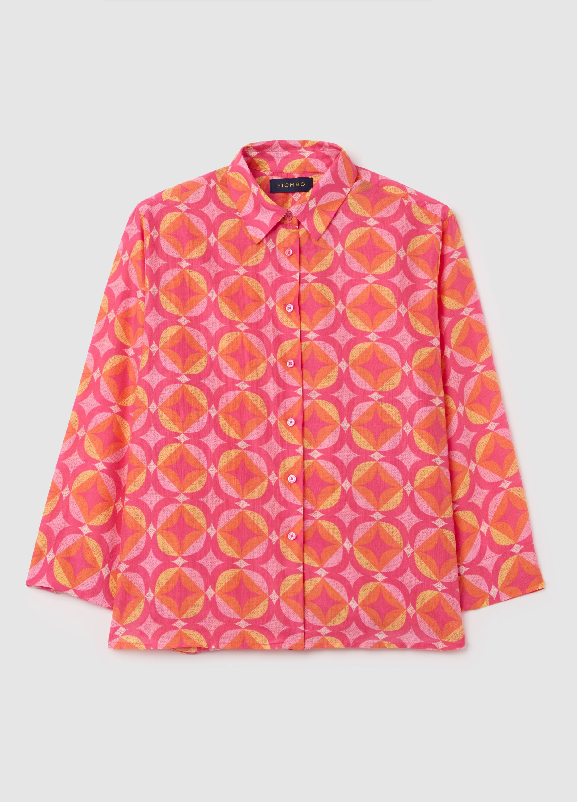 Shirt with optical pattern