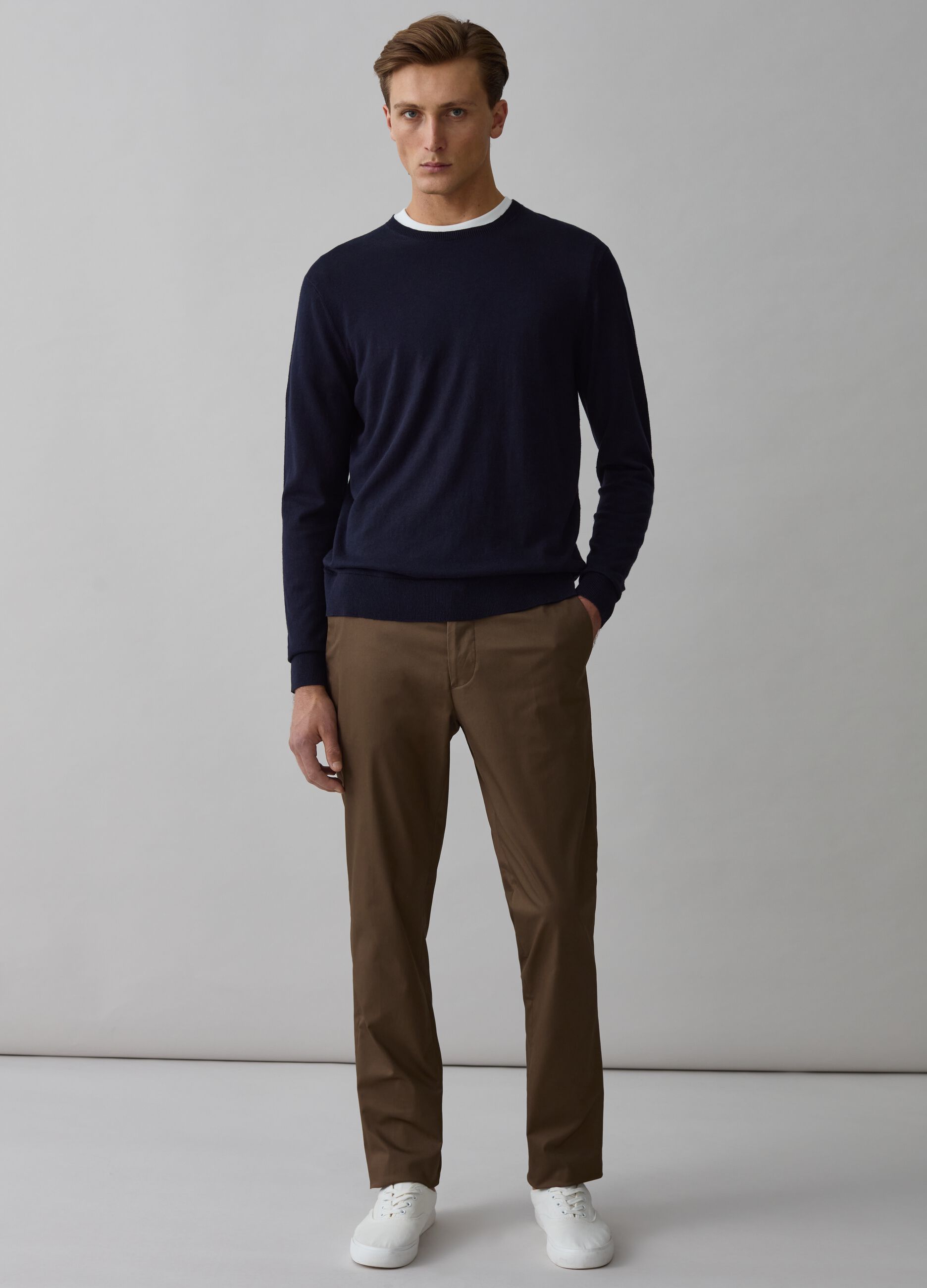 Contemporary chino trousers_0