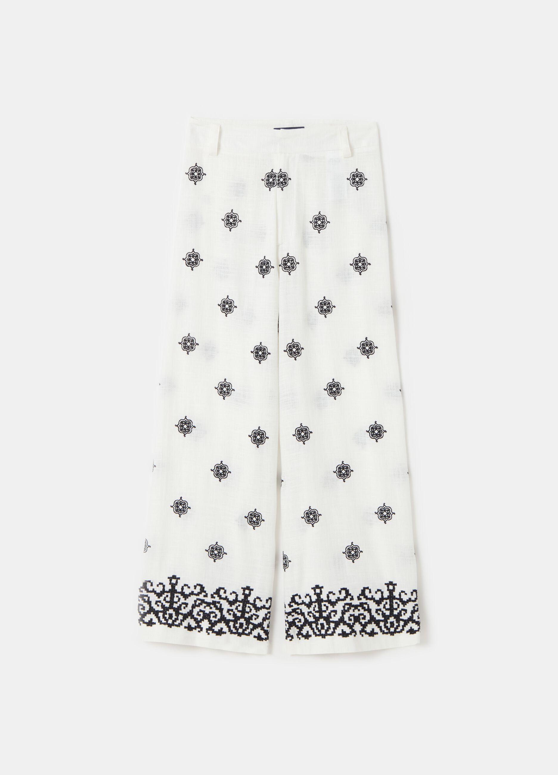 Pantalón wide leg con bordados étnicos_2