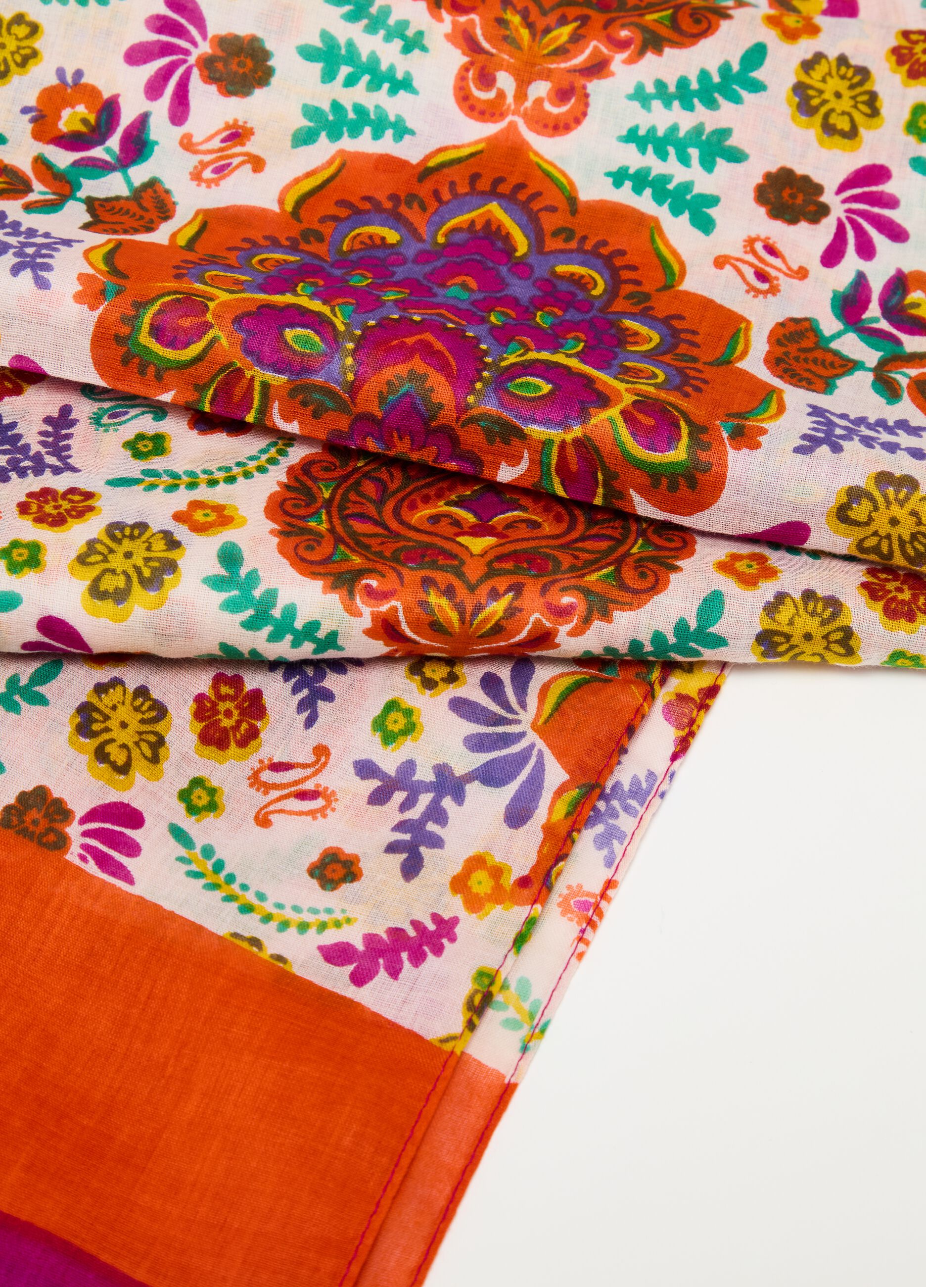 Cotton foulard with floral print_2