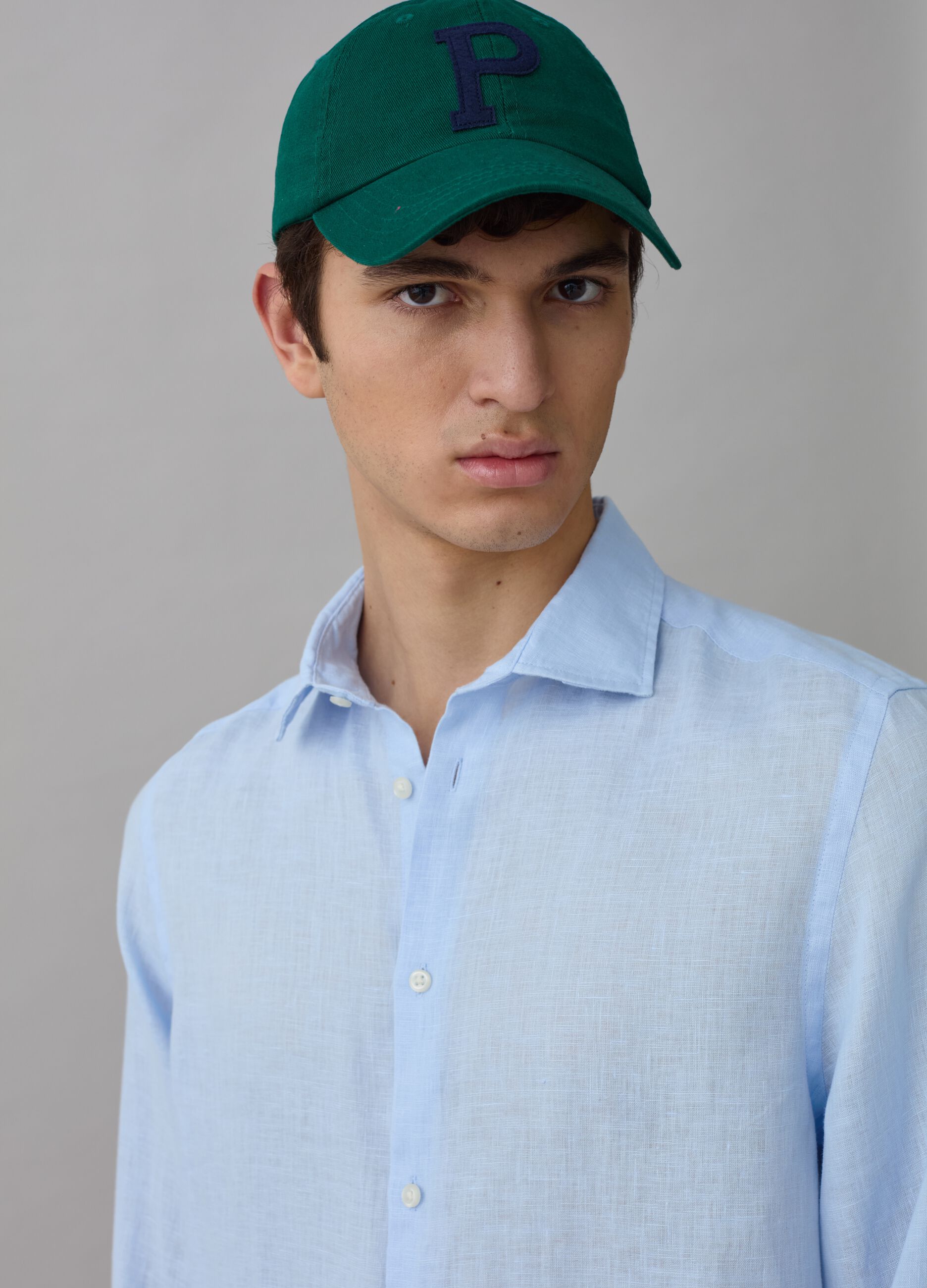 Camisa regular fit de lino_0