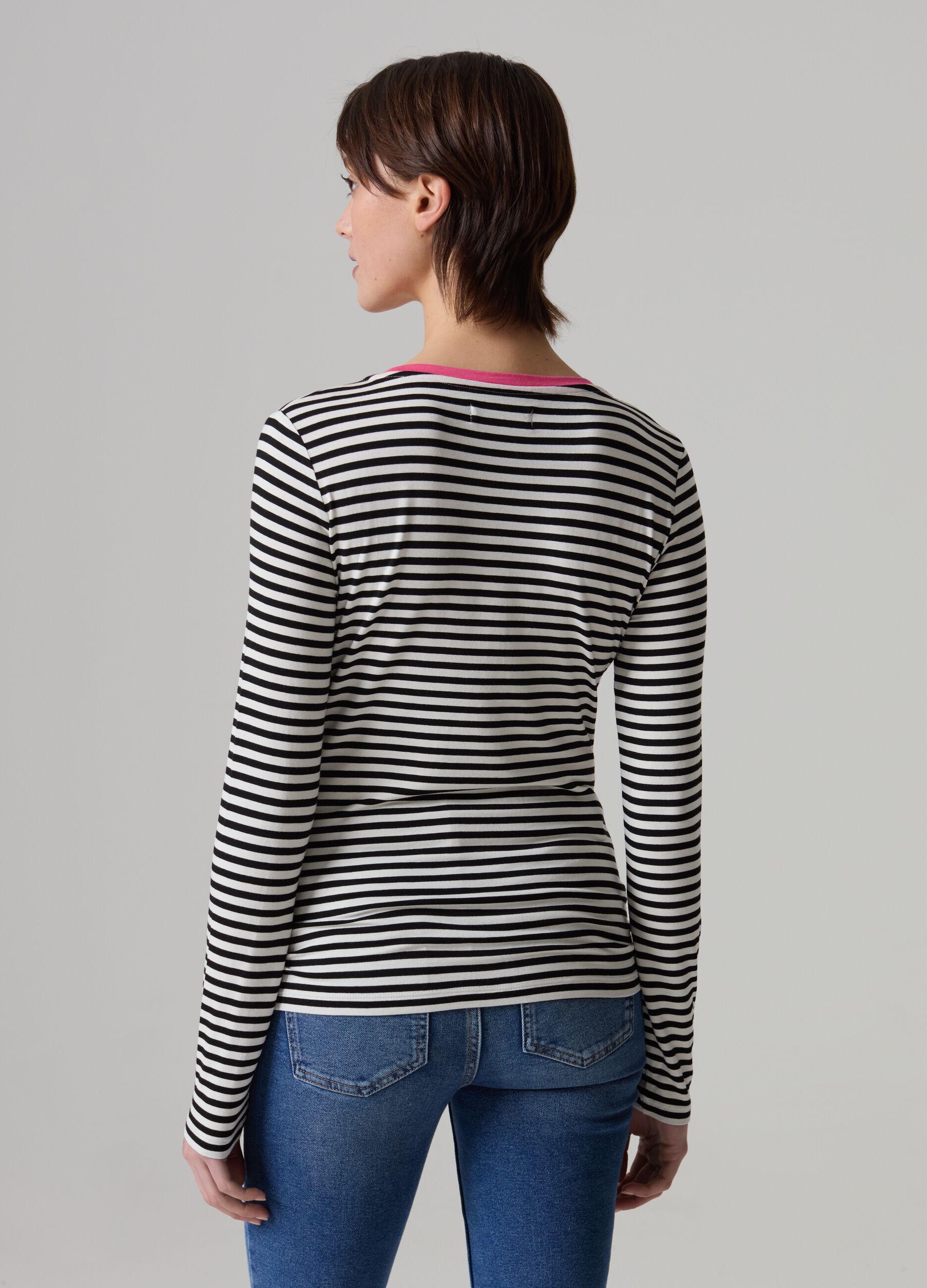 Striped T-shirt with contrasting edging_2
