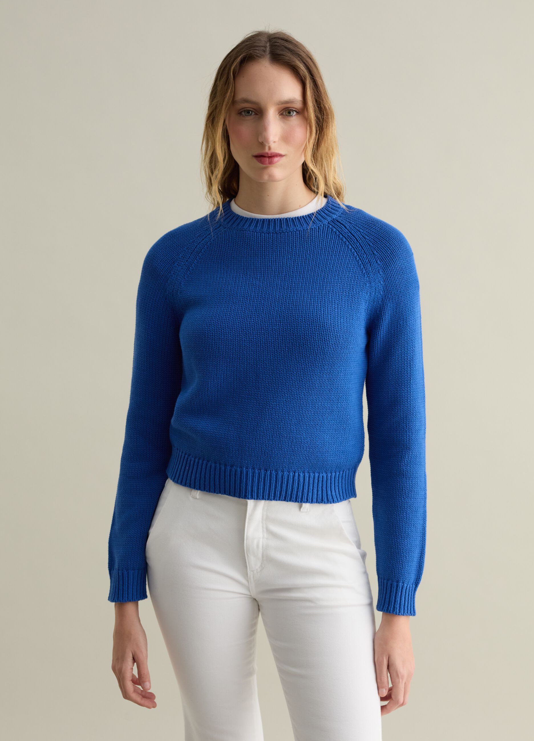 Cotton pullover with raglan sleeves