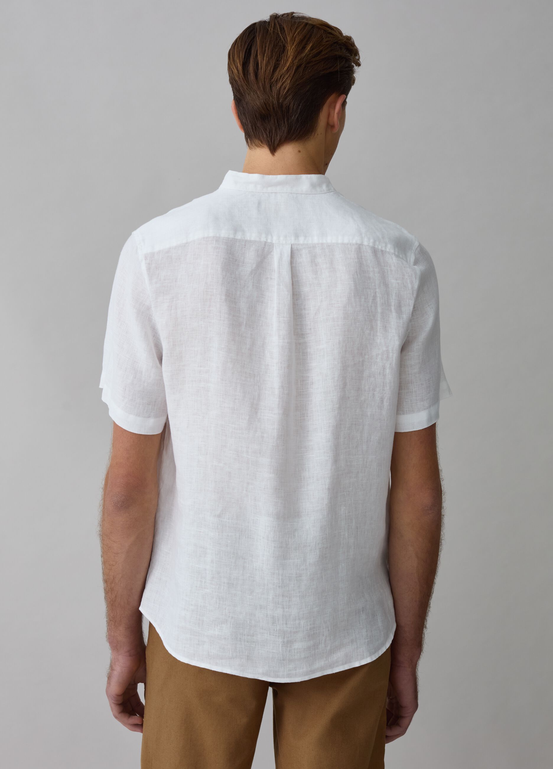 Short-sleeved shirt with Mandarin collar