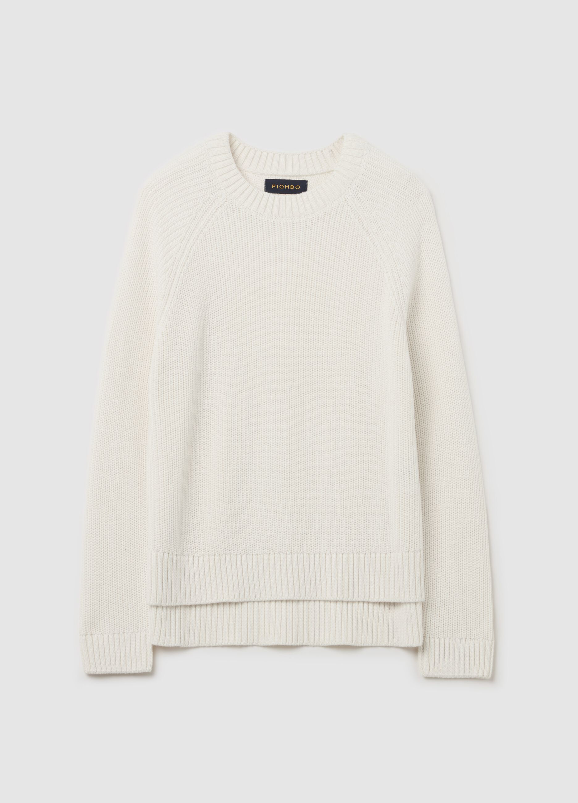 Knit pullover with raglan sleeves