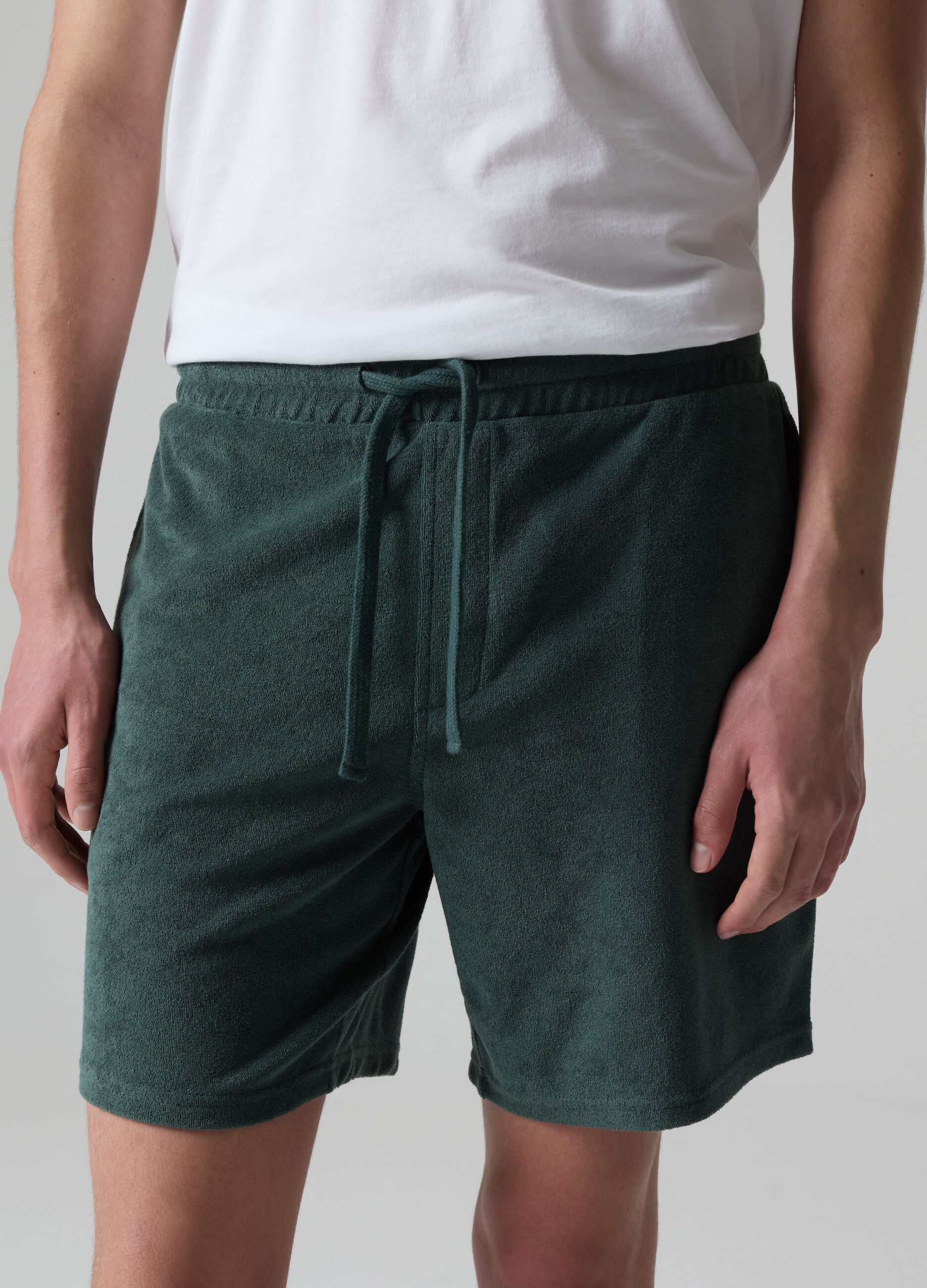 Bermudas joggers de tejido rizado reversible_1
