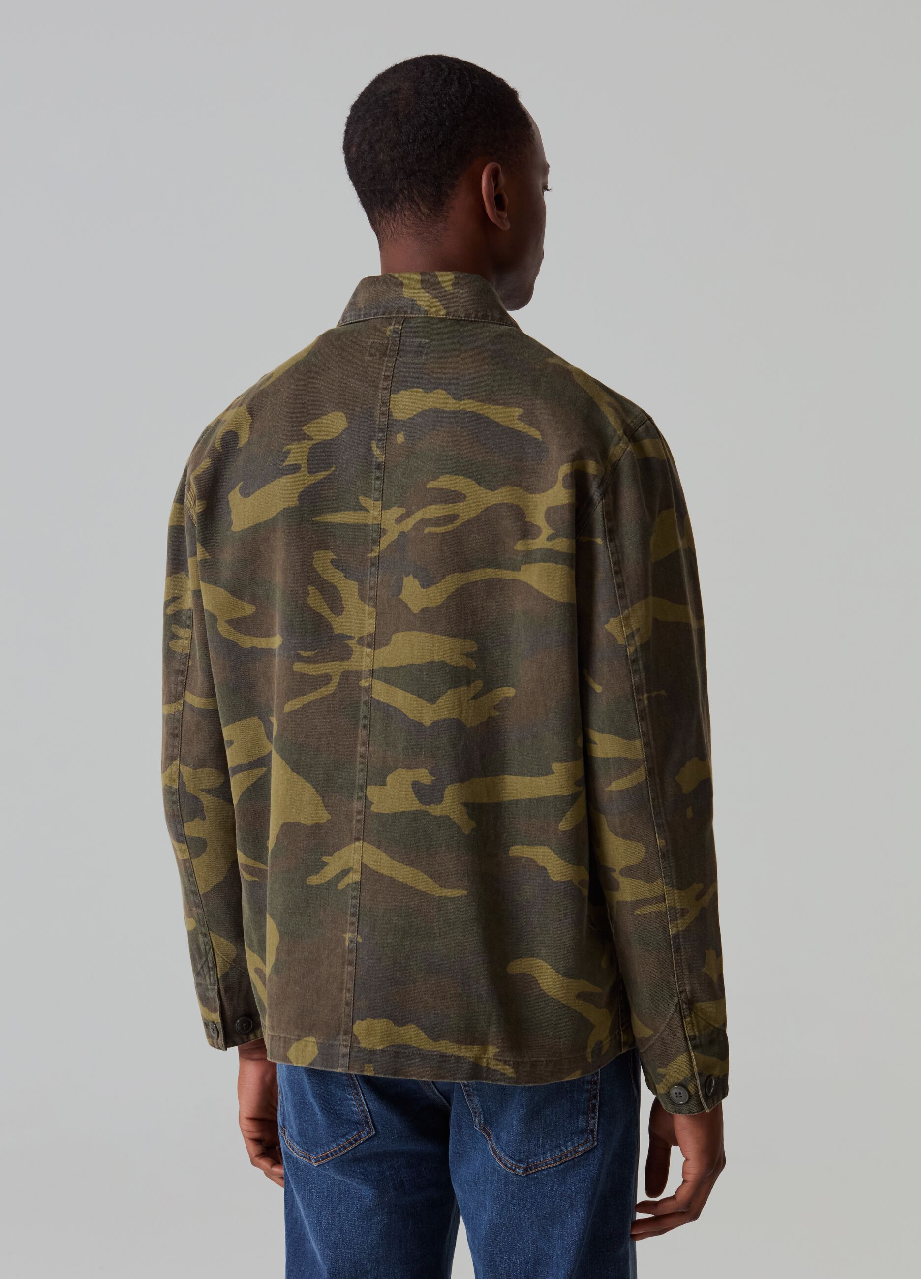 Sobrecamisa camuflaje con bolsillos