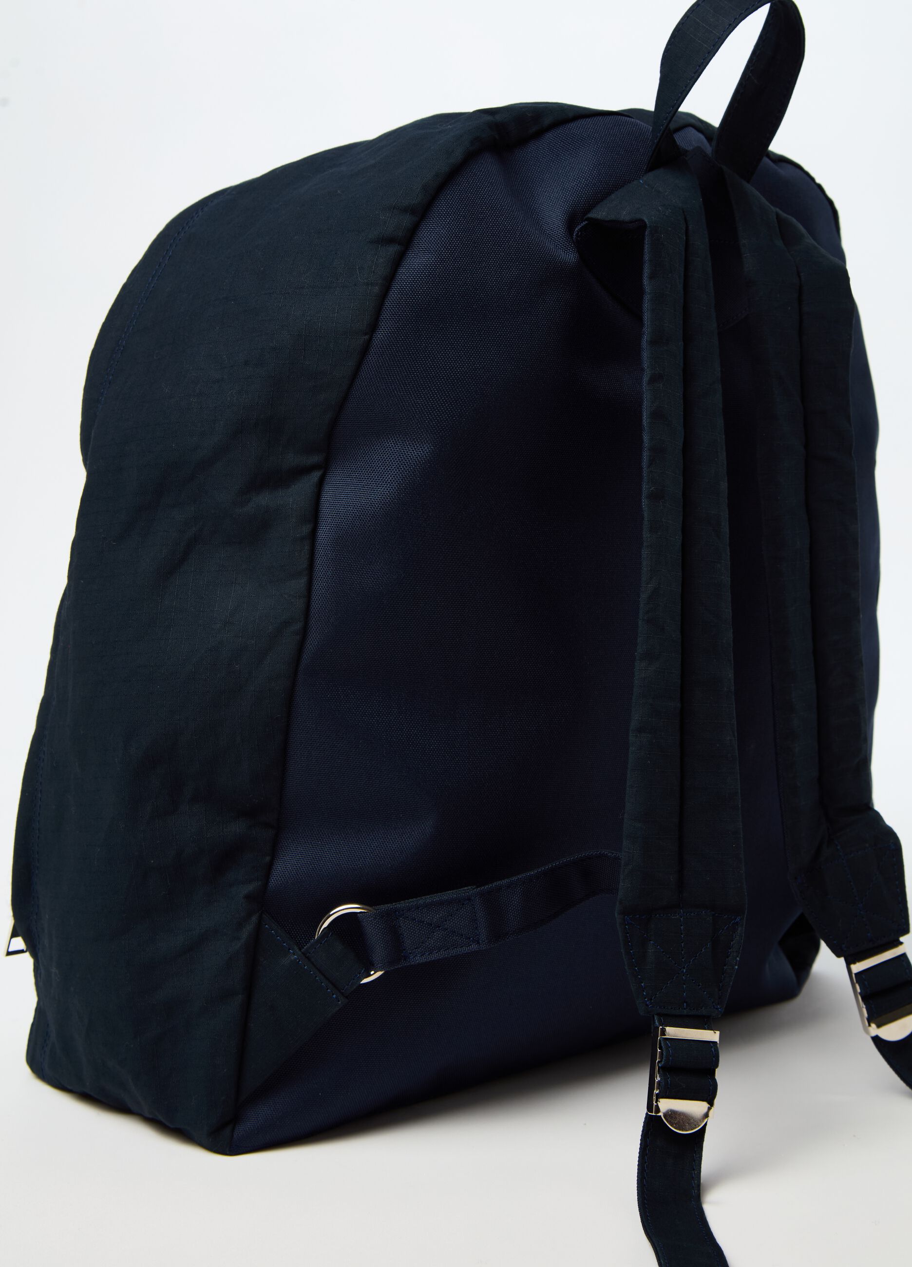 Selection oval backpack