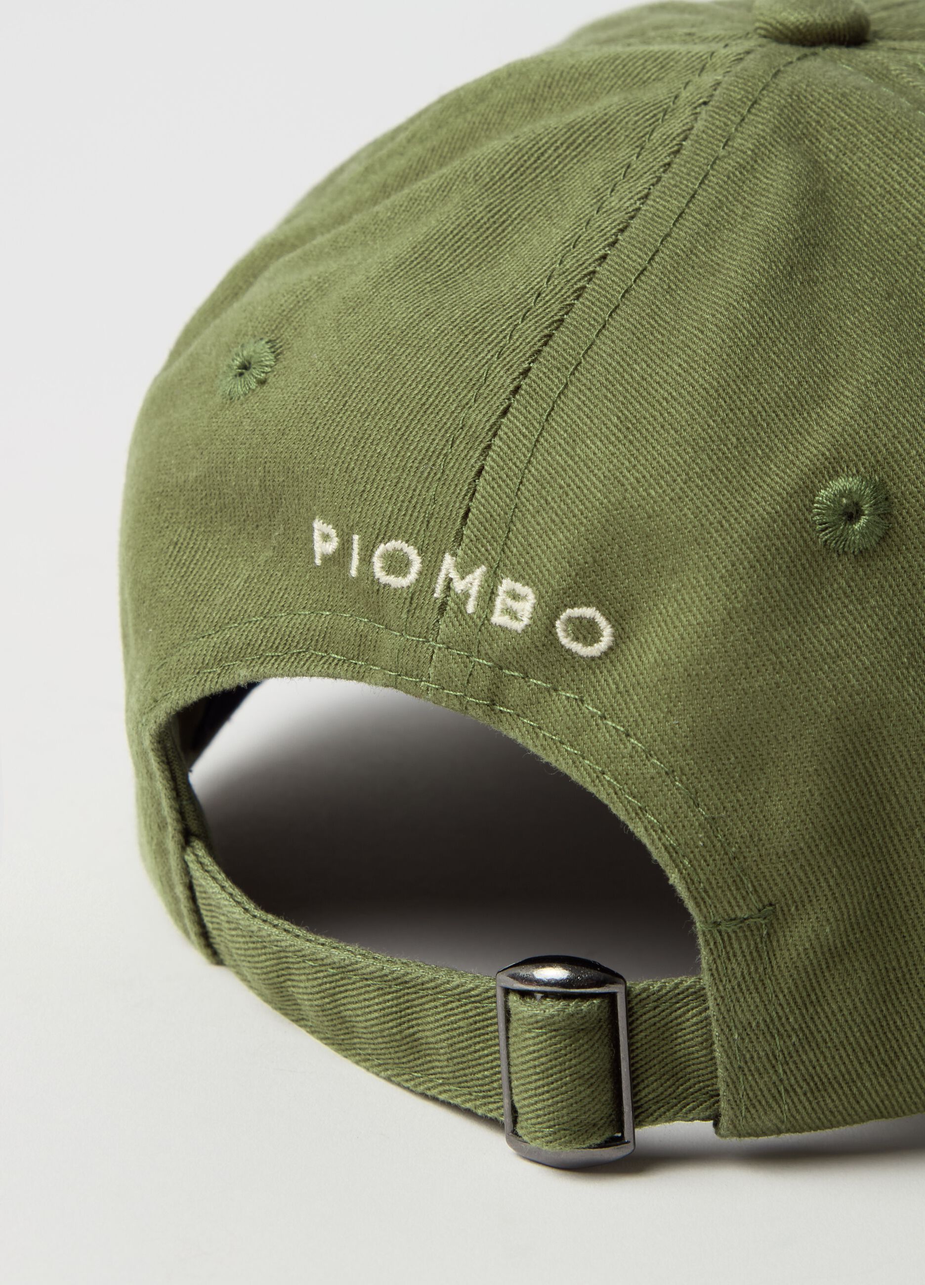 Gorra de béisbol con logo bordado