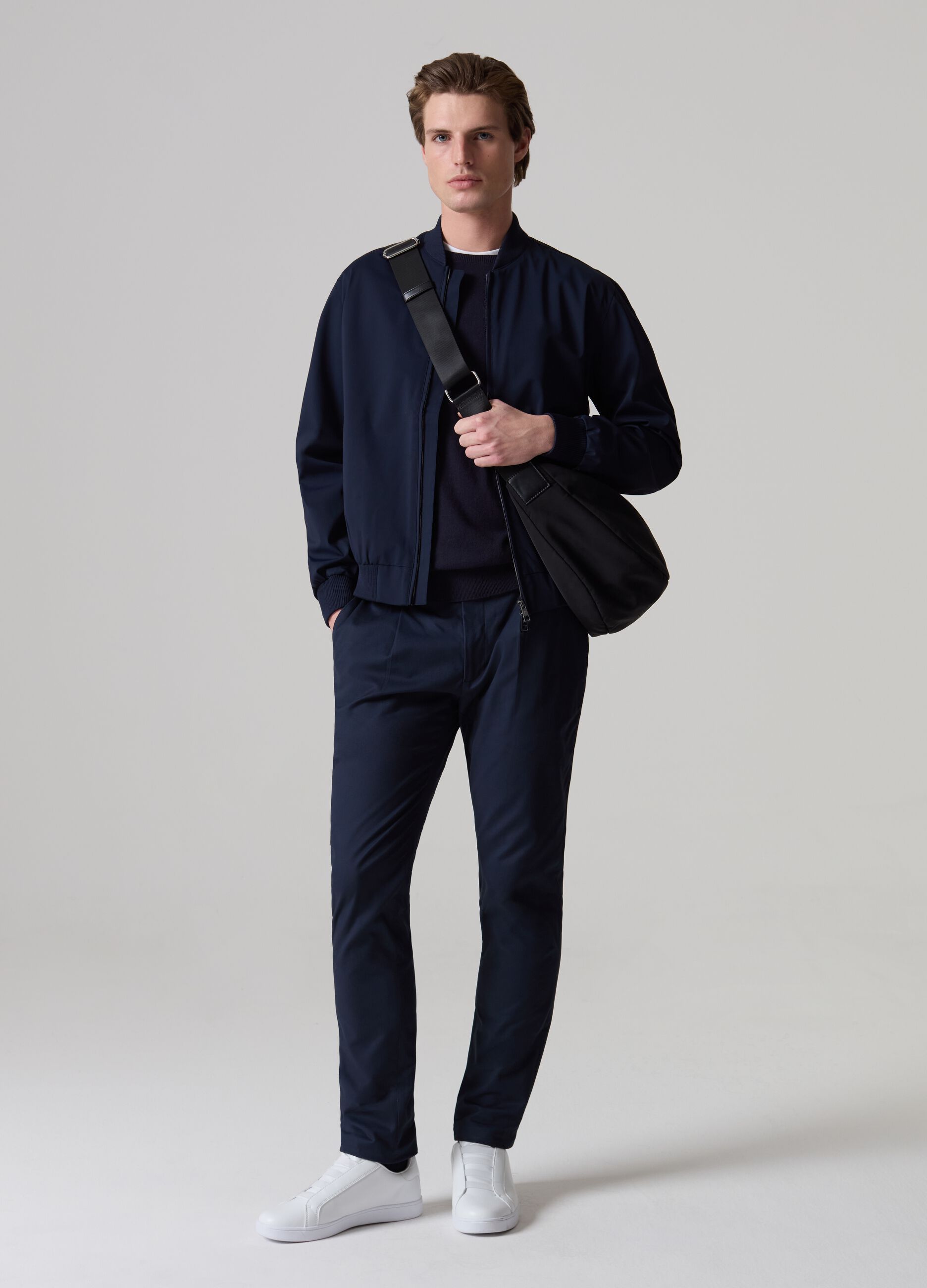 Contemporary chino trousers with darts_0