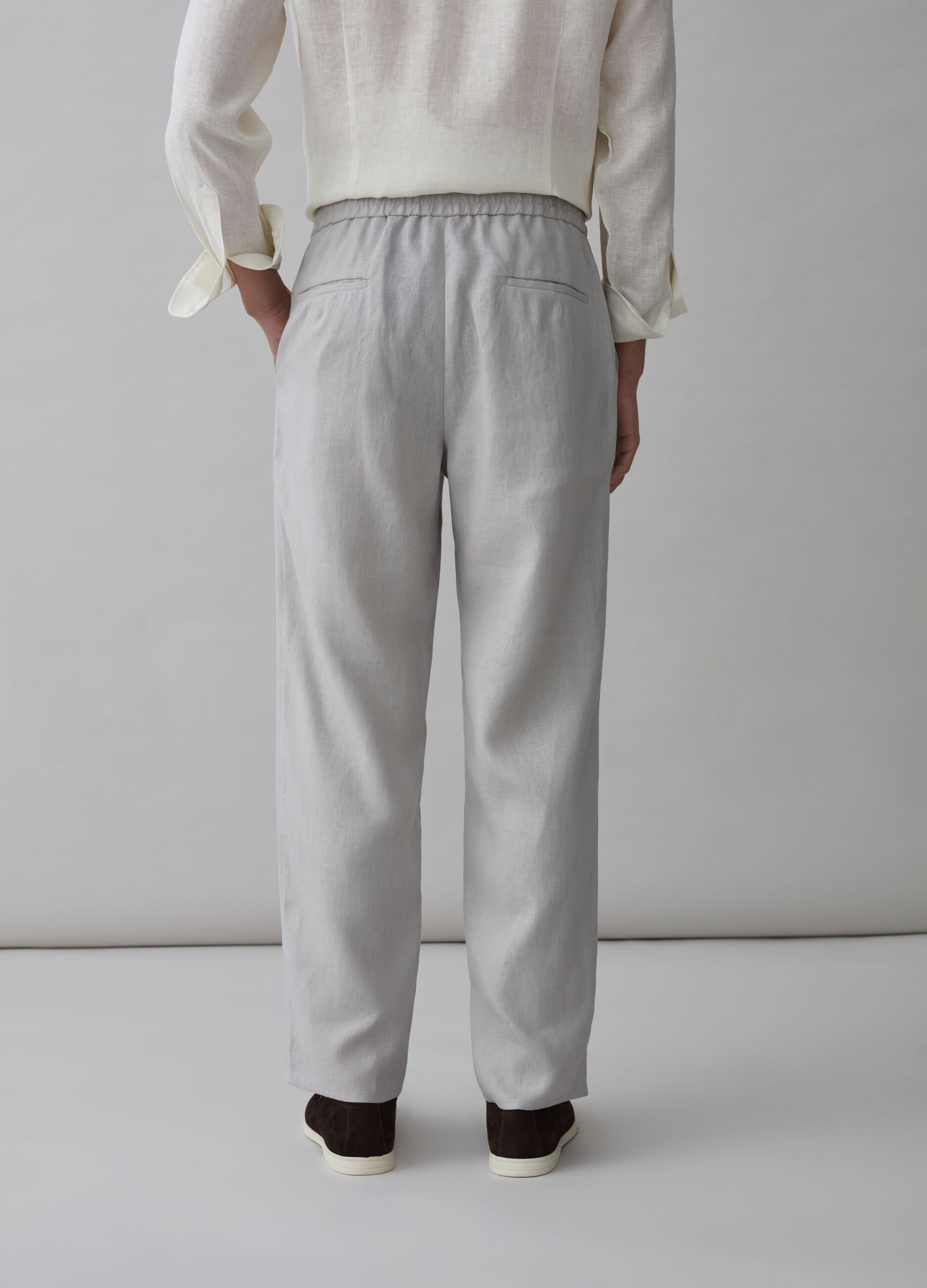 Contemporary trousers in linen_2