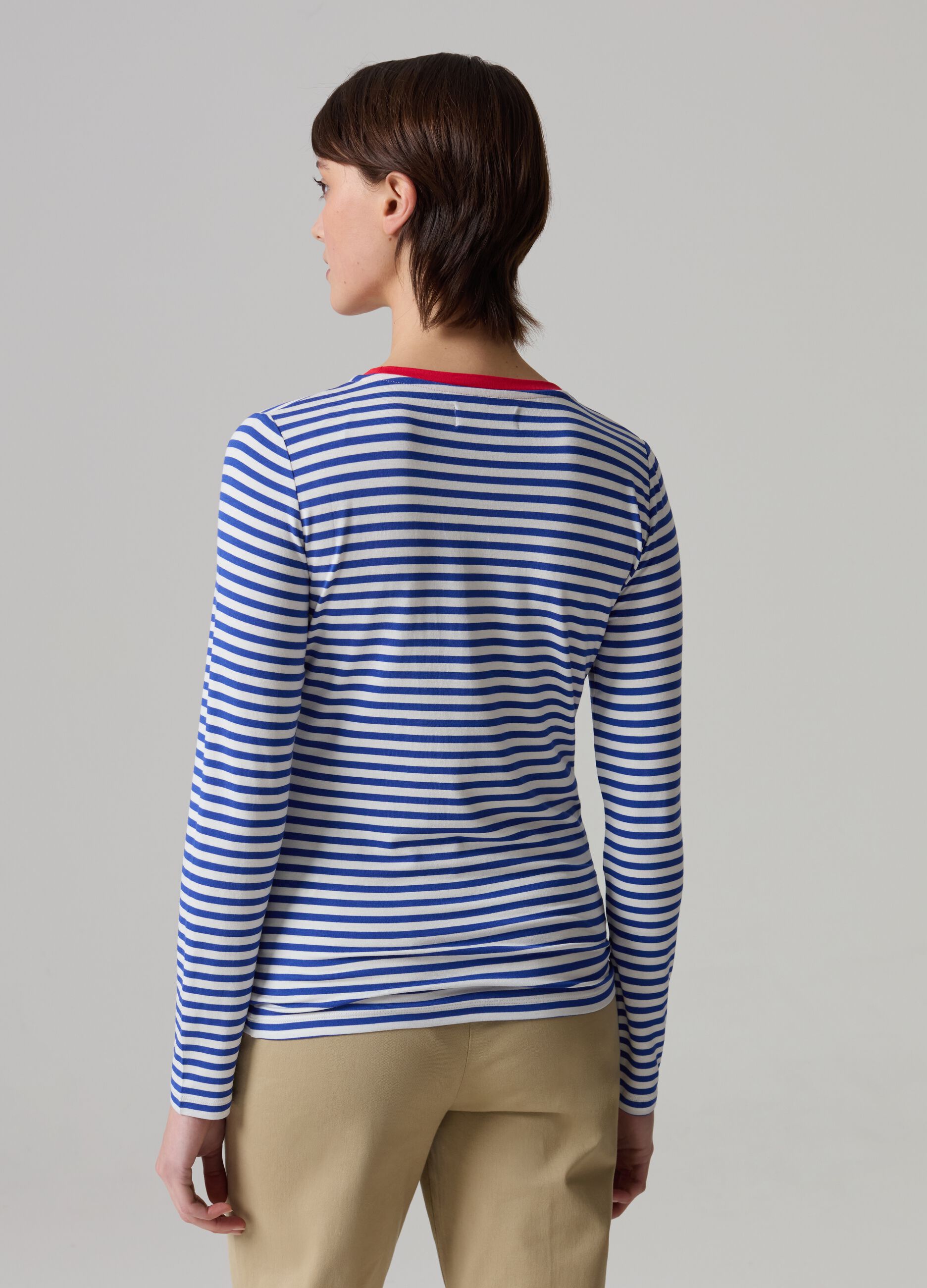 Striped T-shirt with contrasting edging_2