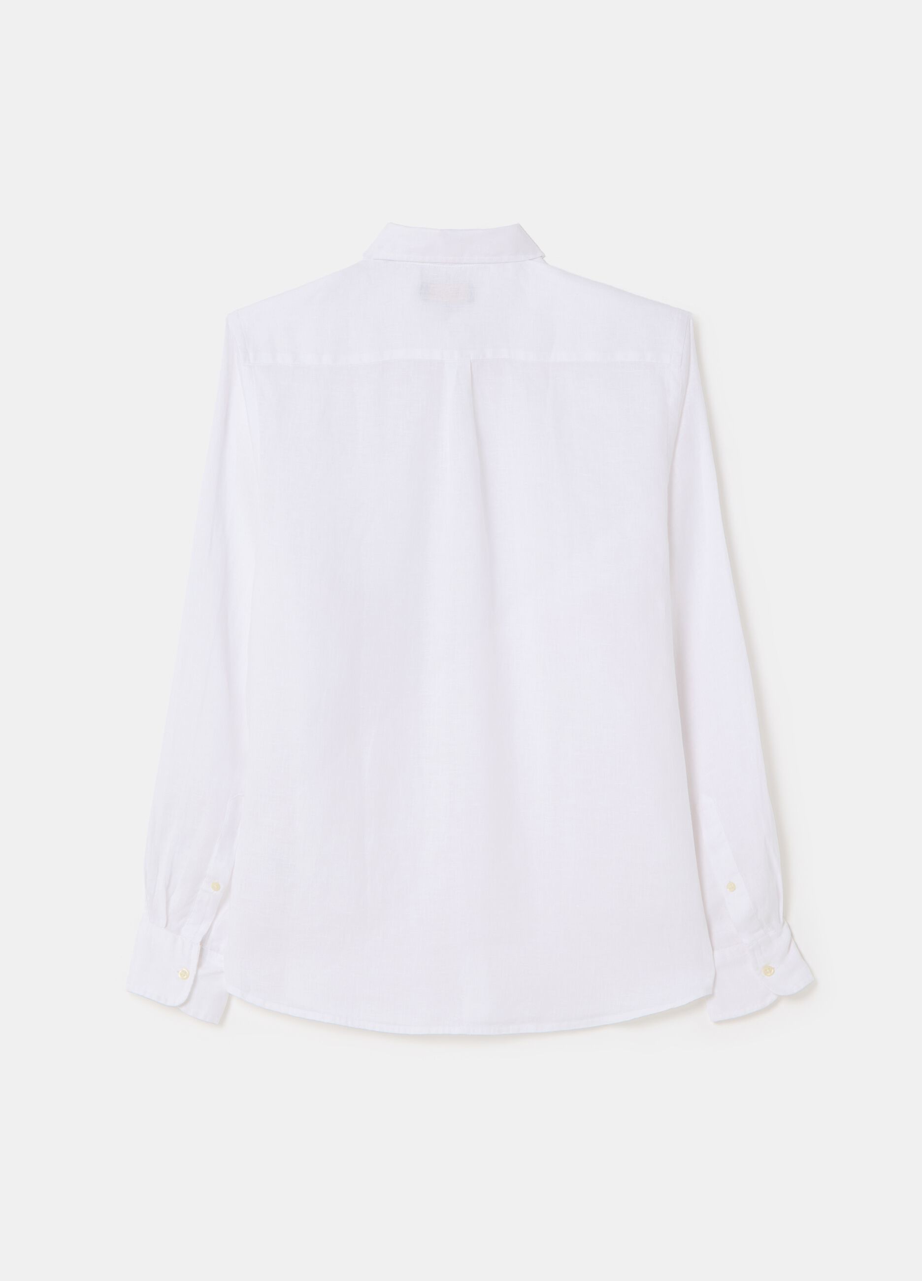 Camisa regular fit de lino cuello abotonado_4