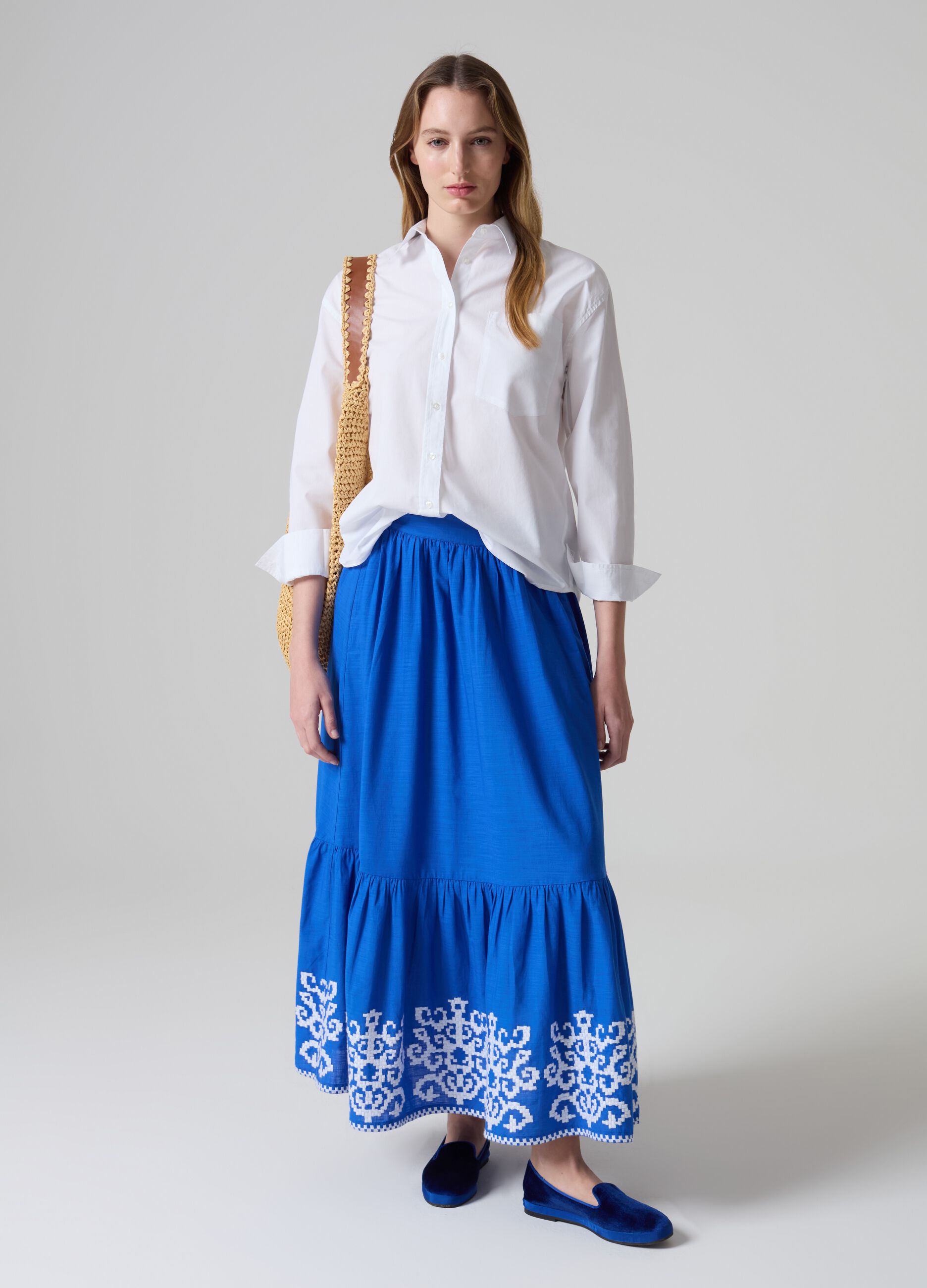 Long skirt with ethnic embroidery flounce