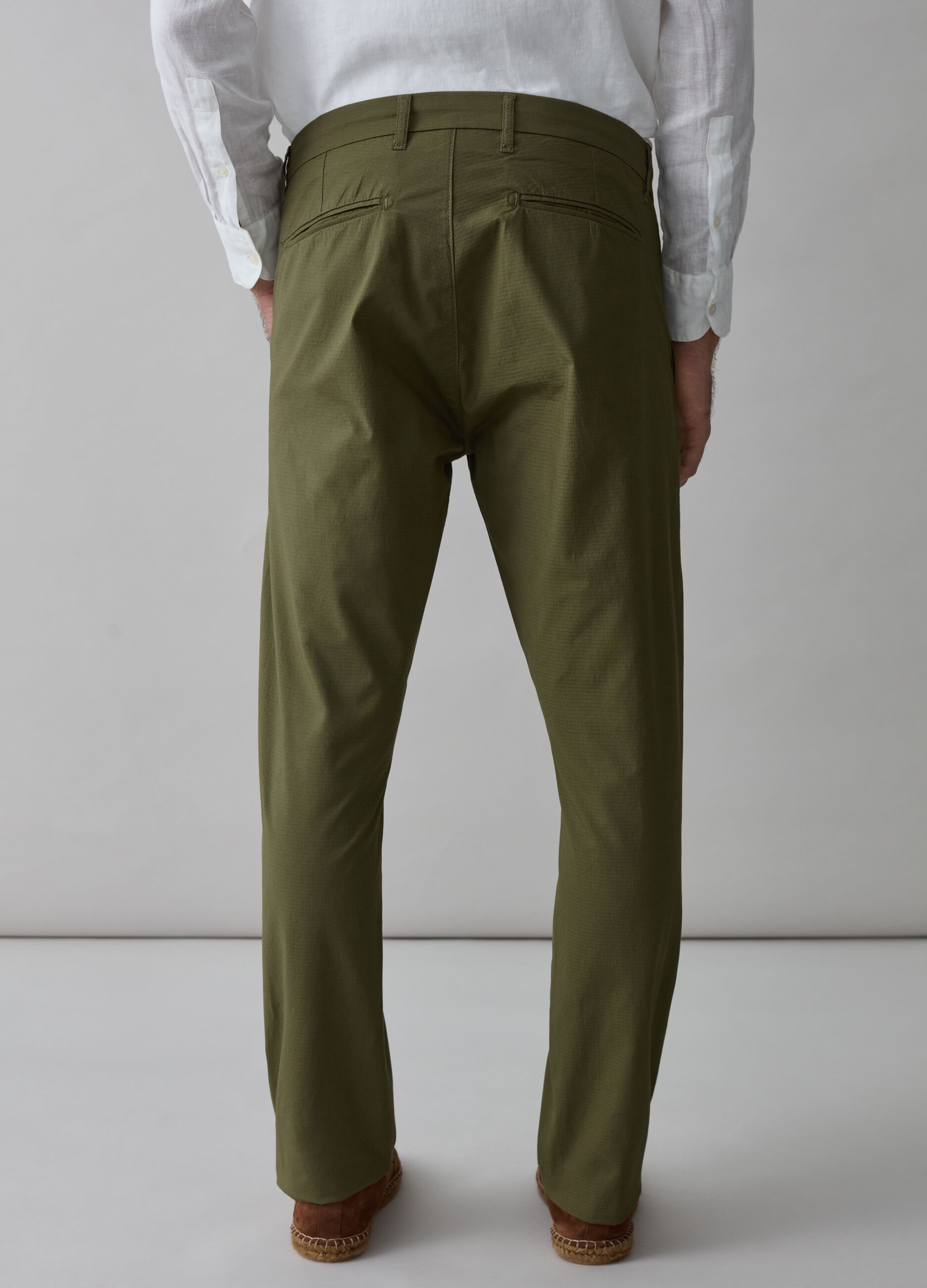 Chino trousers with ripstop weave_2