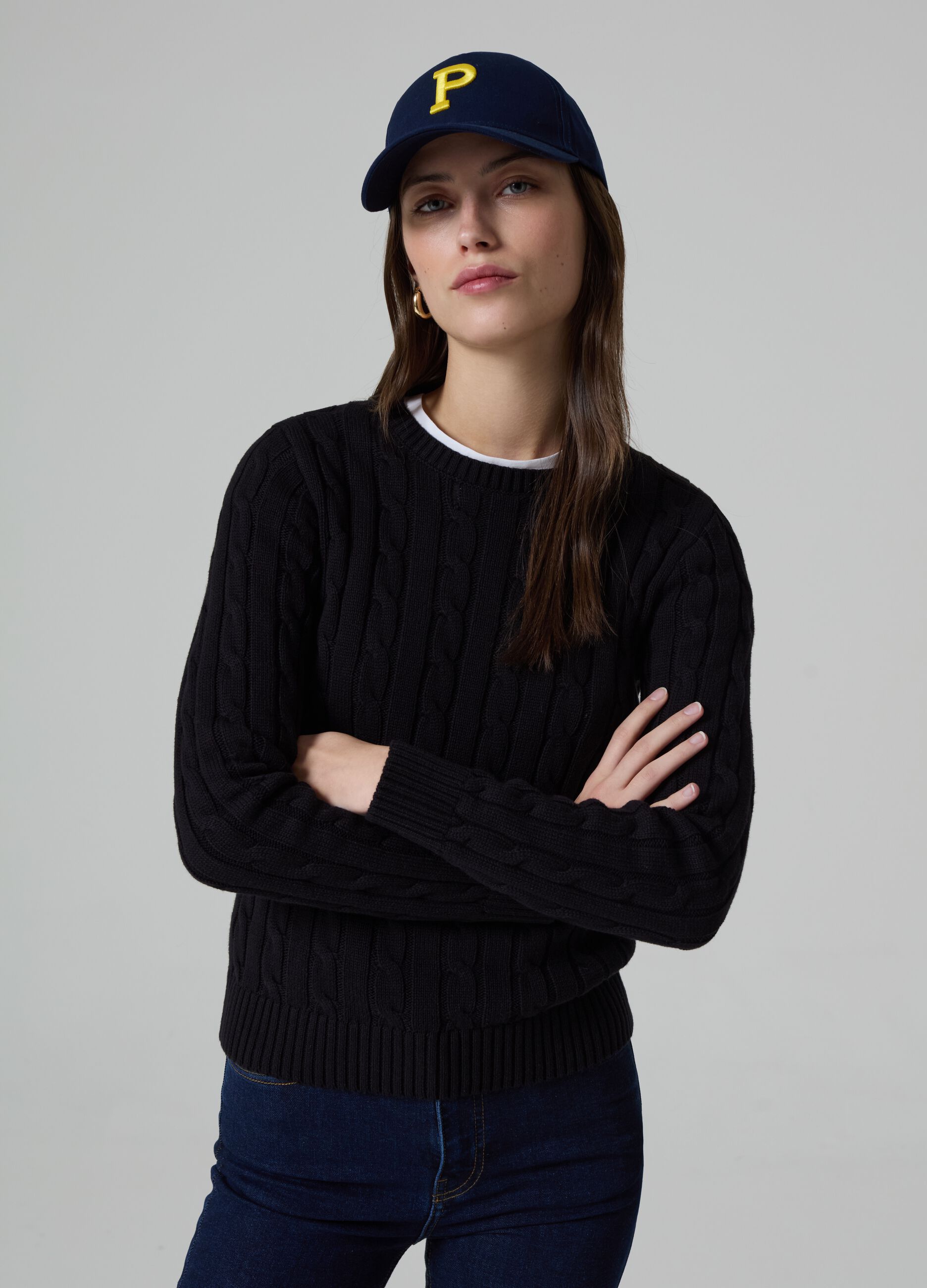 Woman's Black Ribbed pullover with cable-knit design | PIOMBO