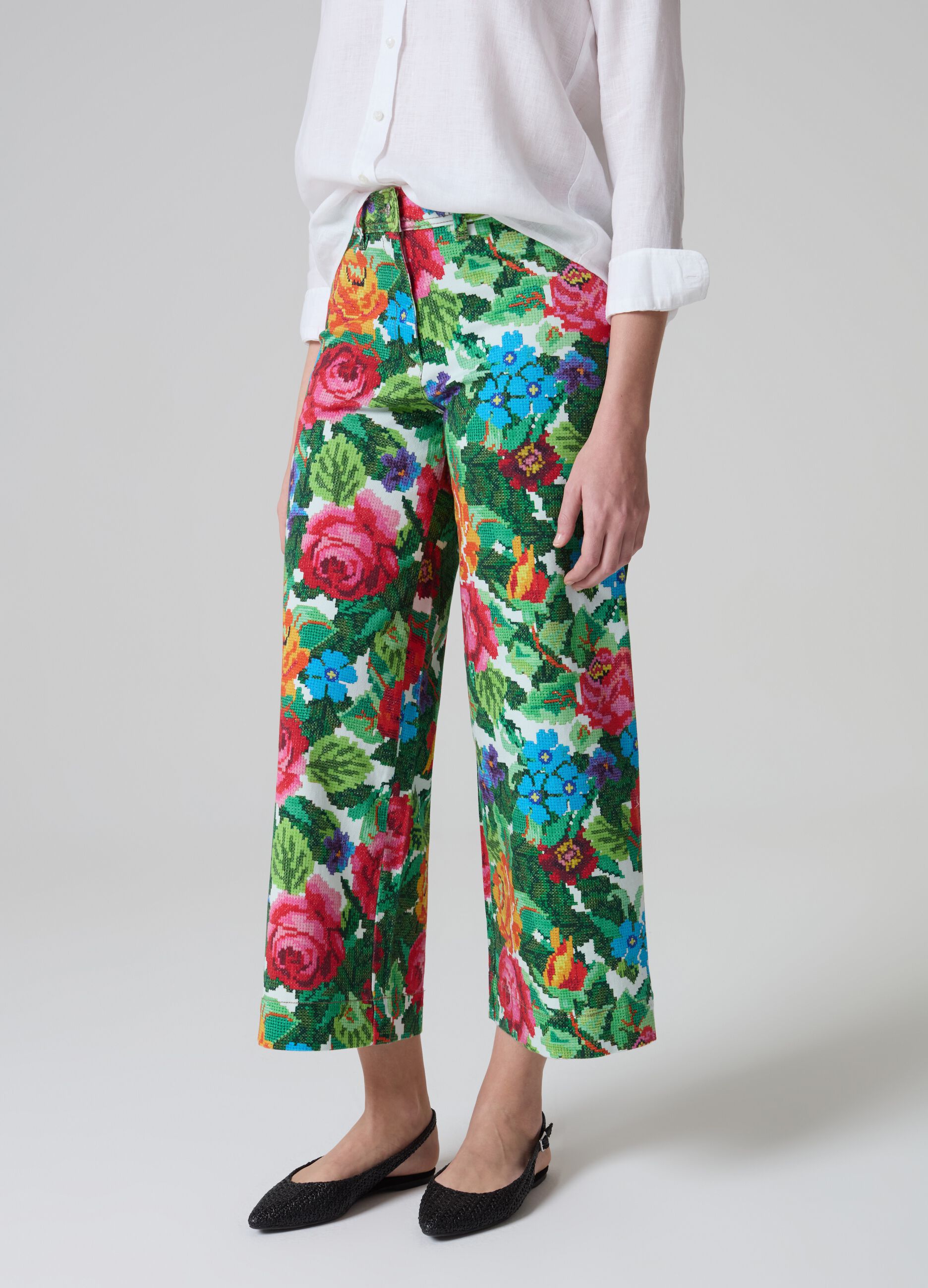 Pantalón wide leg floral efecto bordado_4