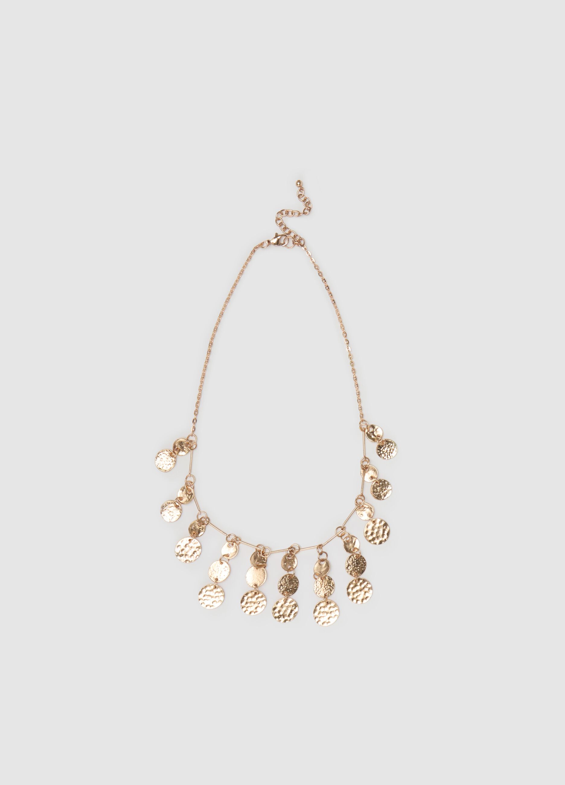 Collar dorado con colgantes