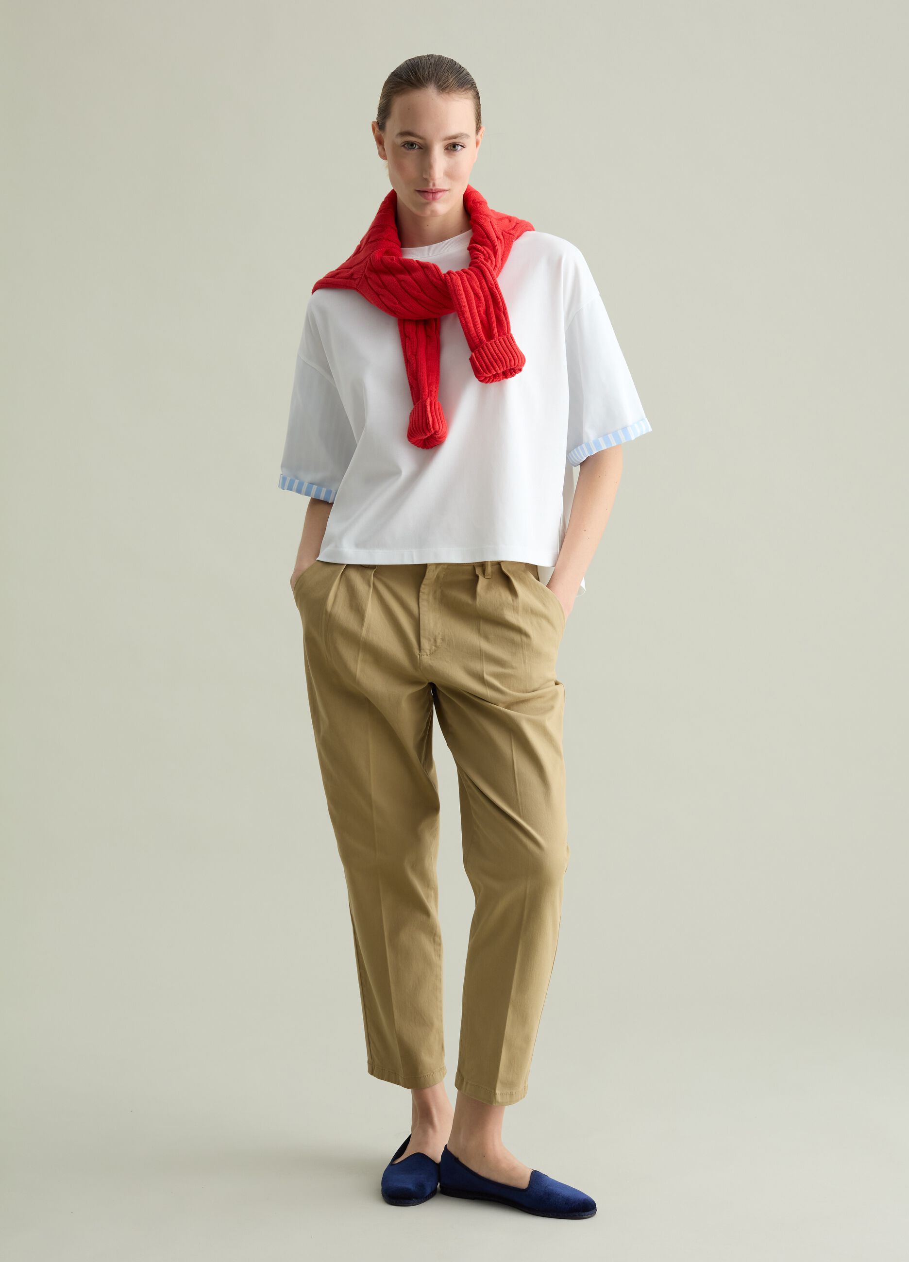Camiseta oversize con detalle en contraste