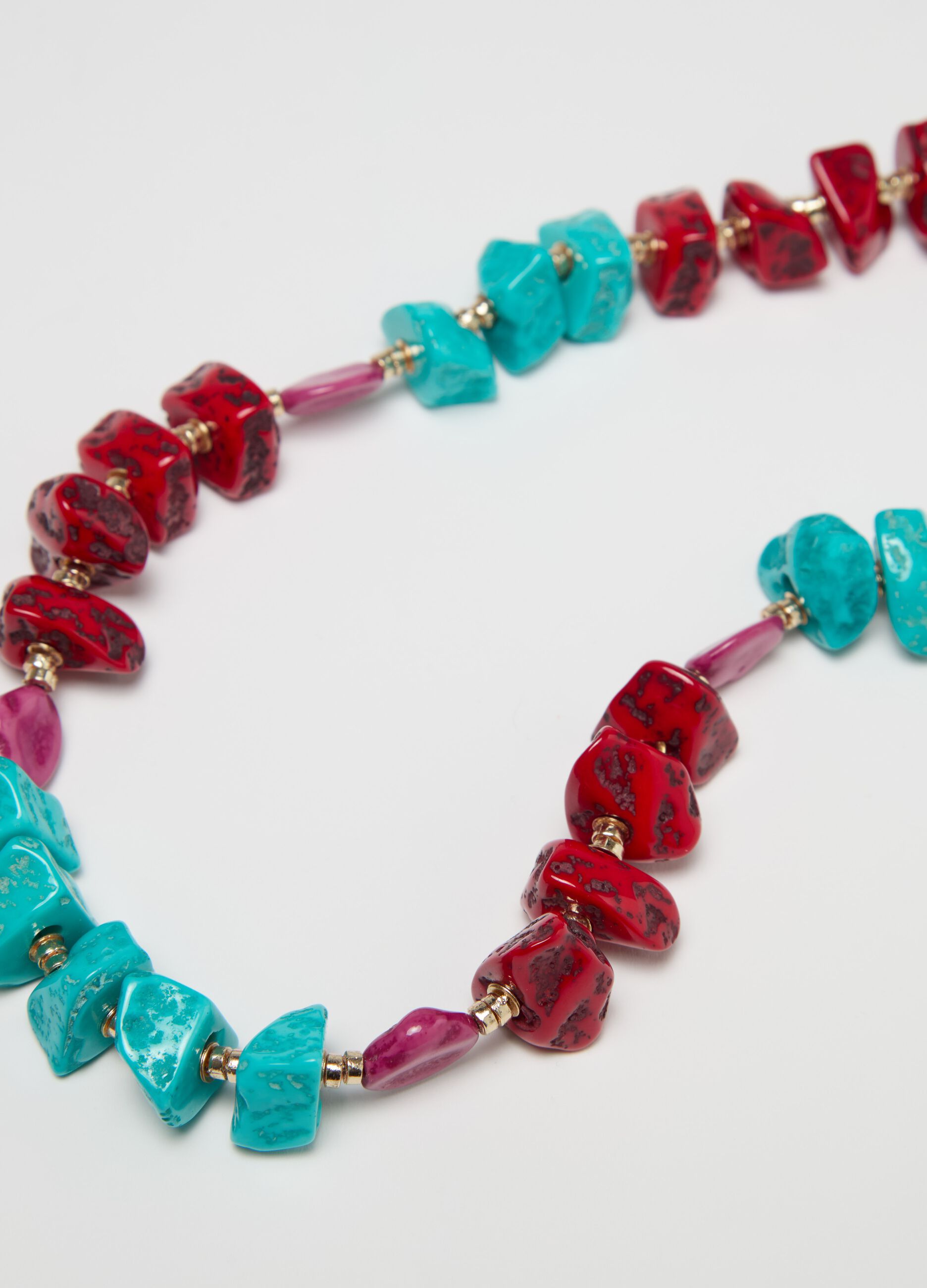 Necklace with multicoloured stones