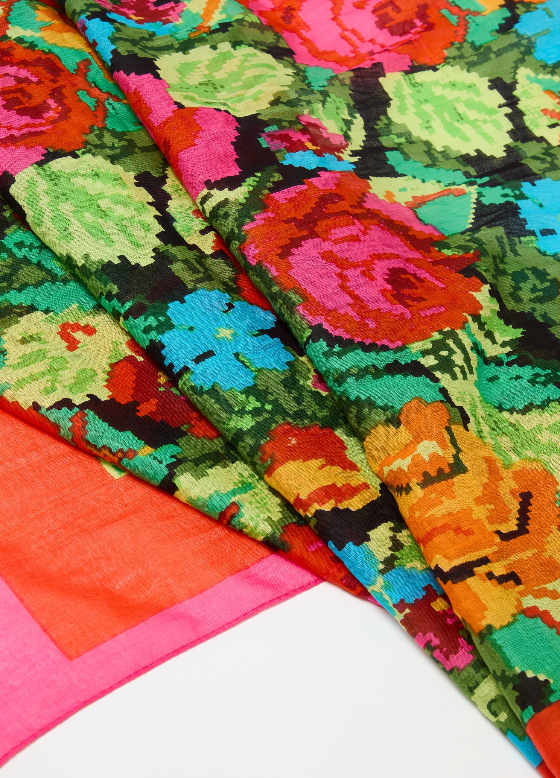 Cotton foulard with floral print