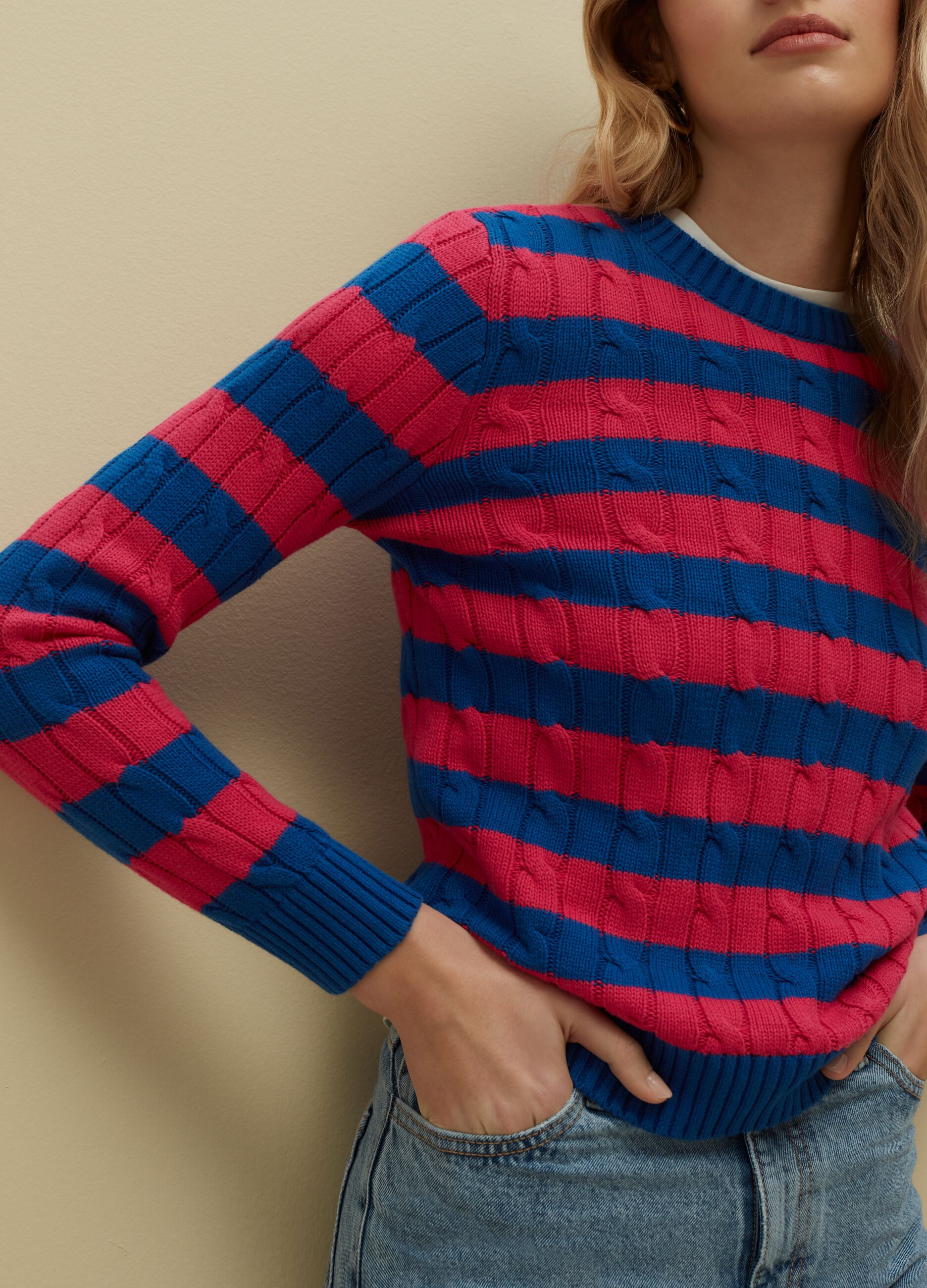 Striped pullover with ribbed design_2
