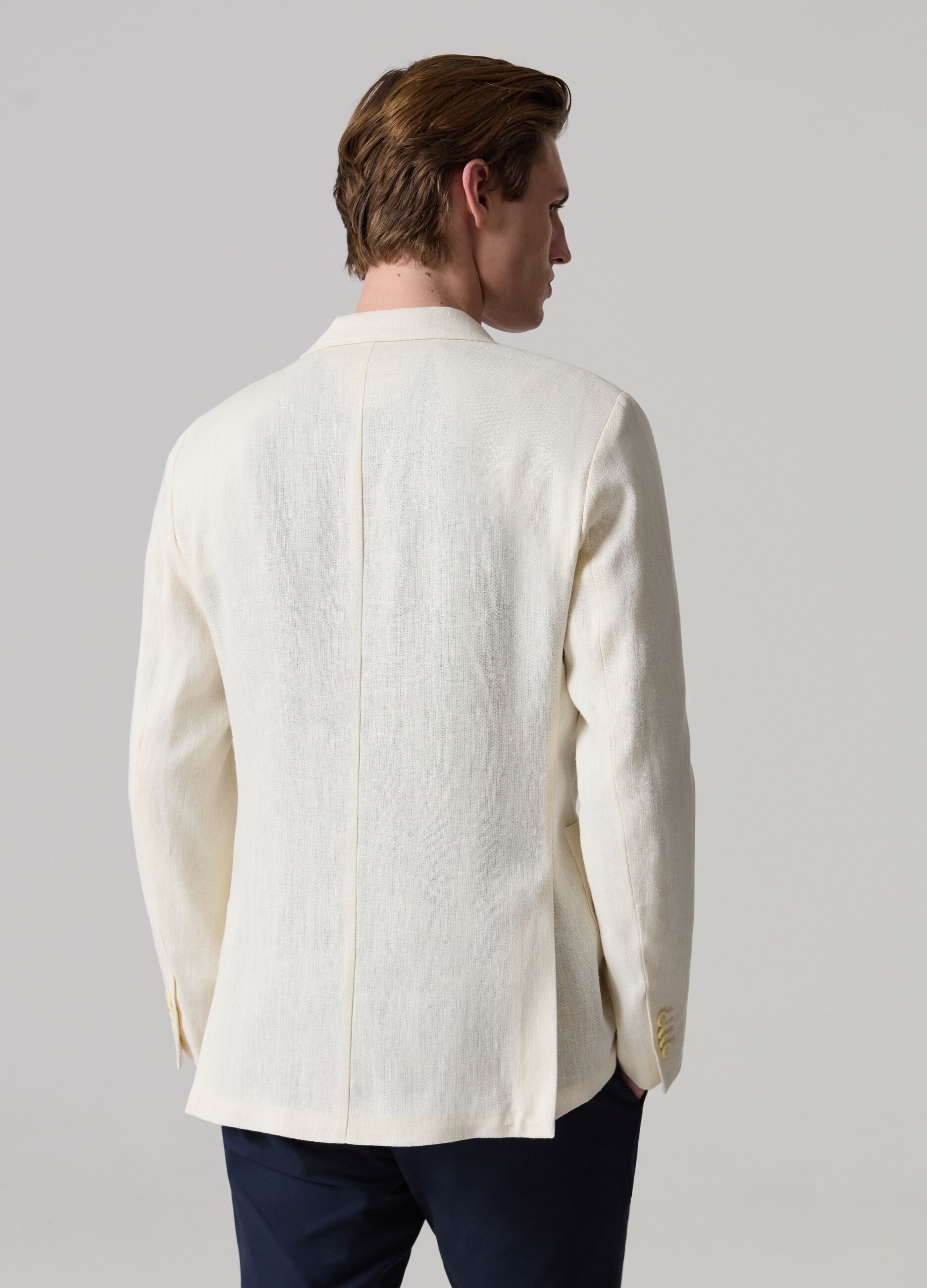 Contemporary single-breasted blazer in linen_2