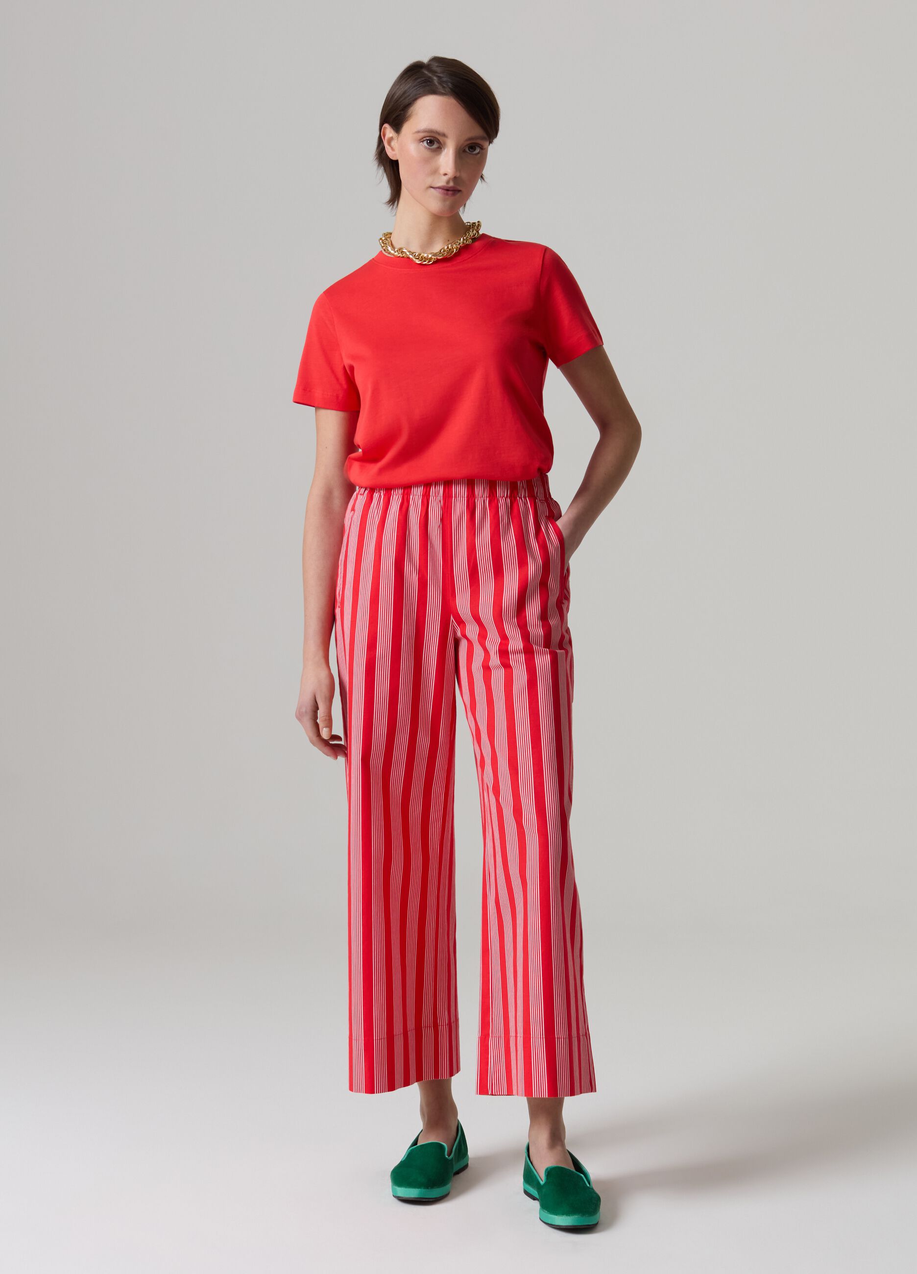 Wide-leg cropped trousers with slim stripes_0
