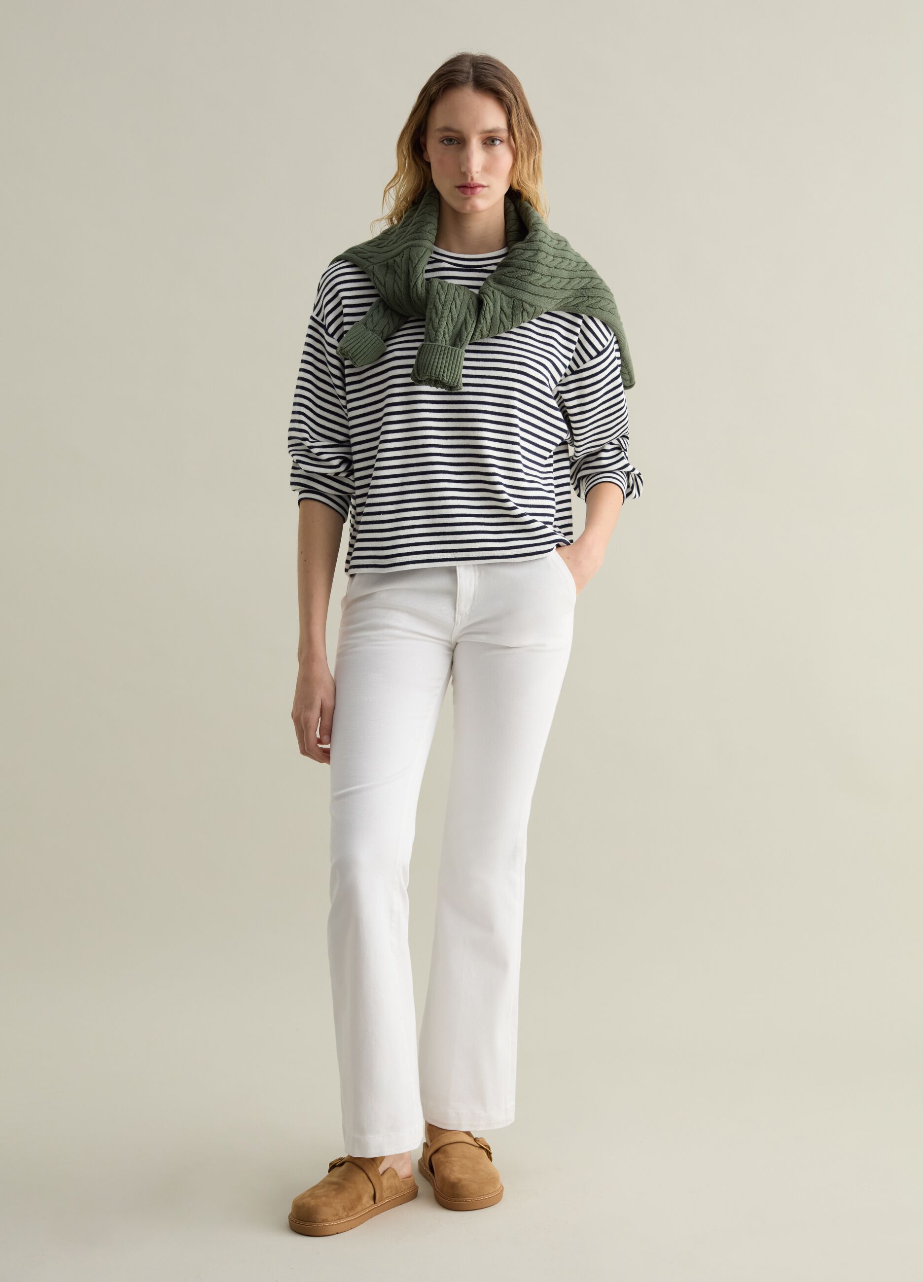 Sweatshirt with thin stripes