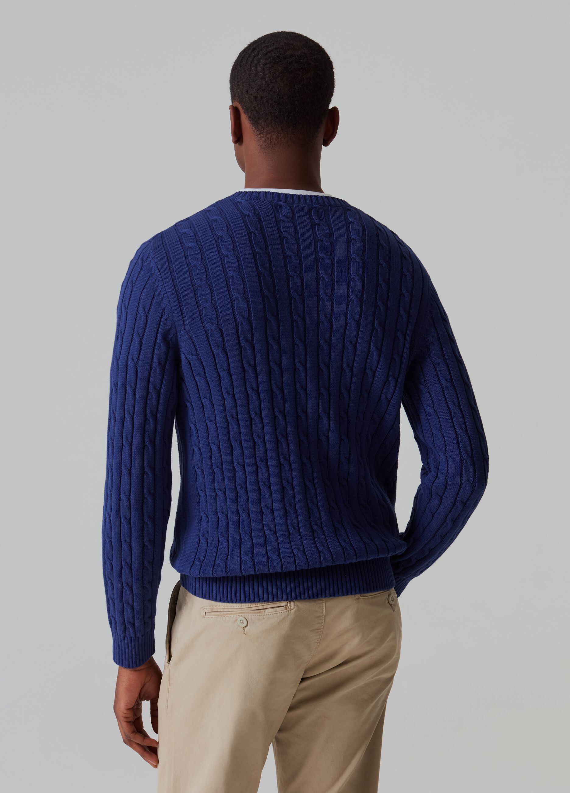 Ribbed pullover with cable-knit motif_2