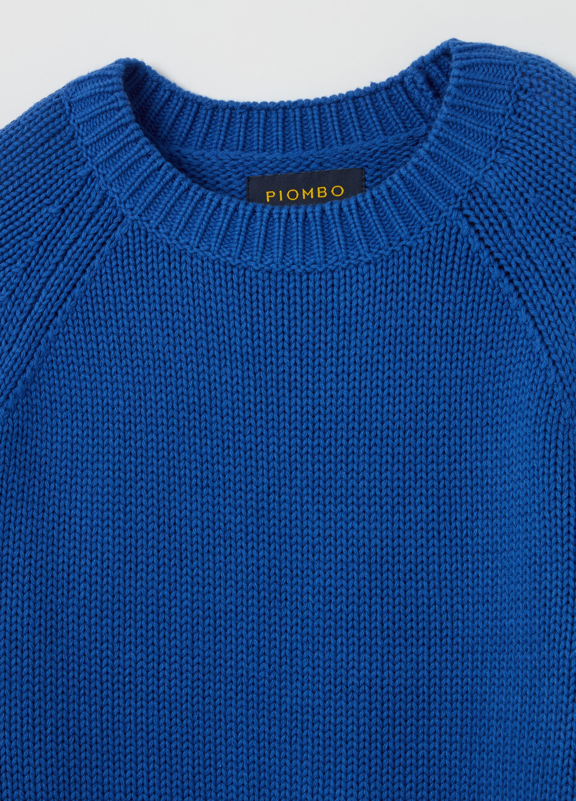 Cotton pullover with raglan sleeves