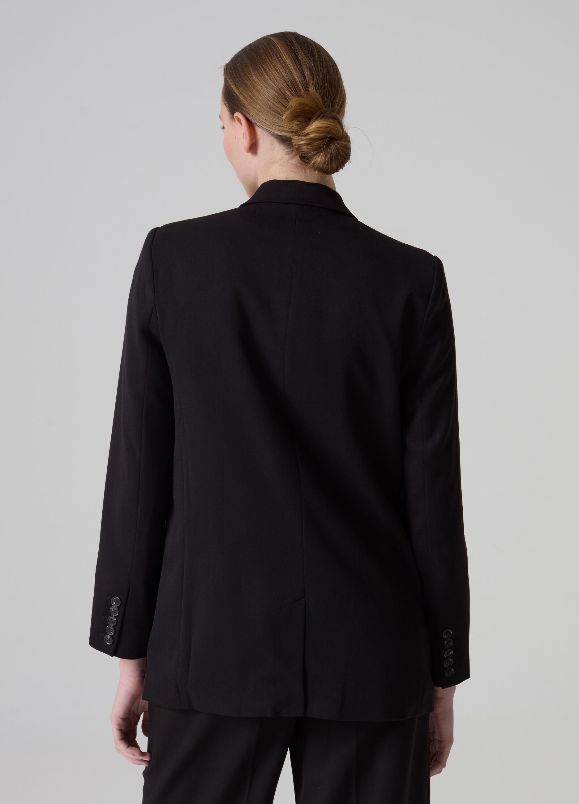 Contemporary solid colour single-breasted blazer