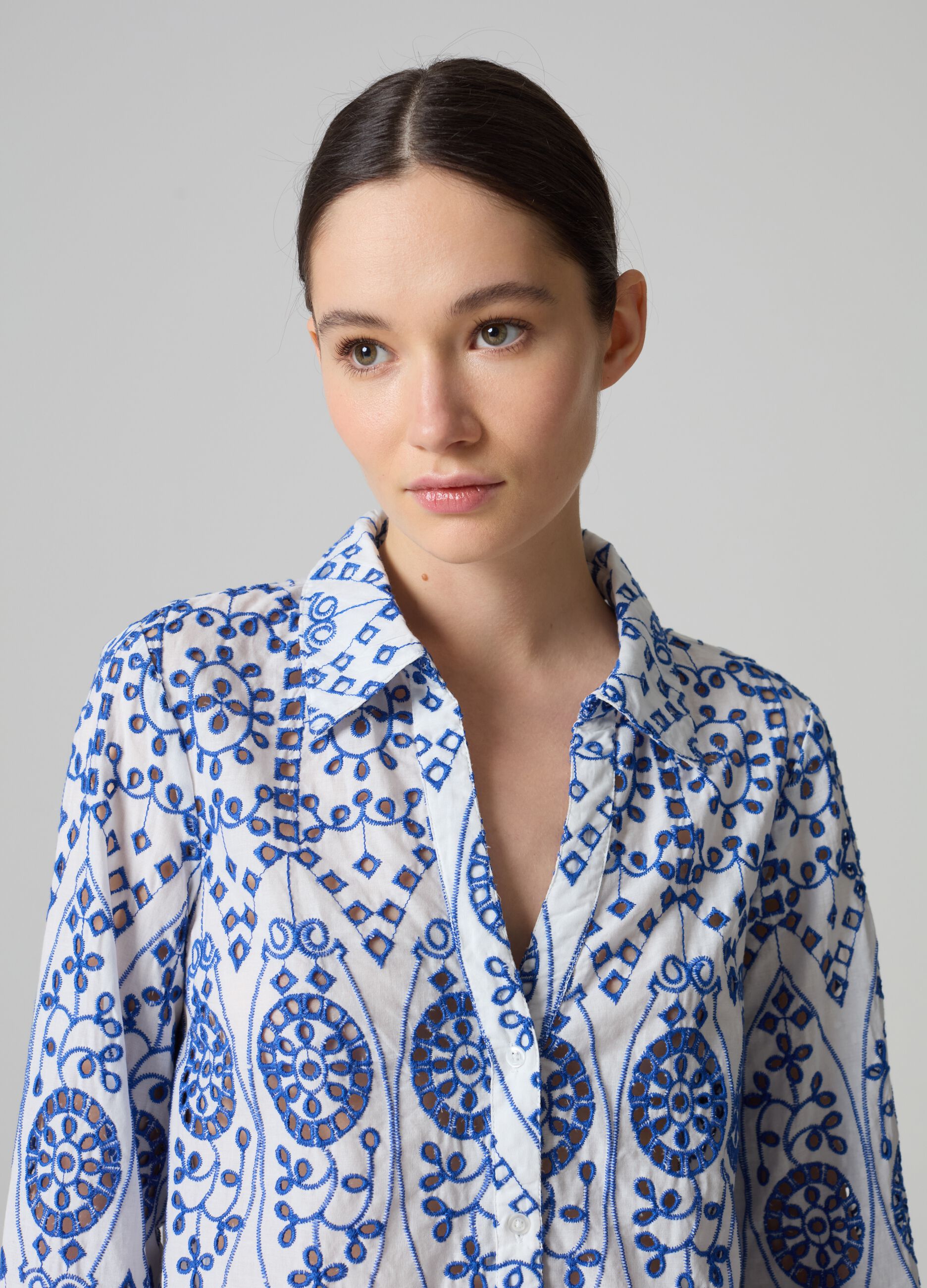 Camisa de bordado inglés