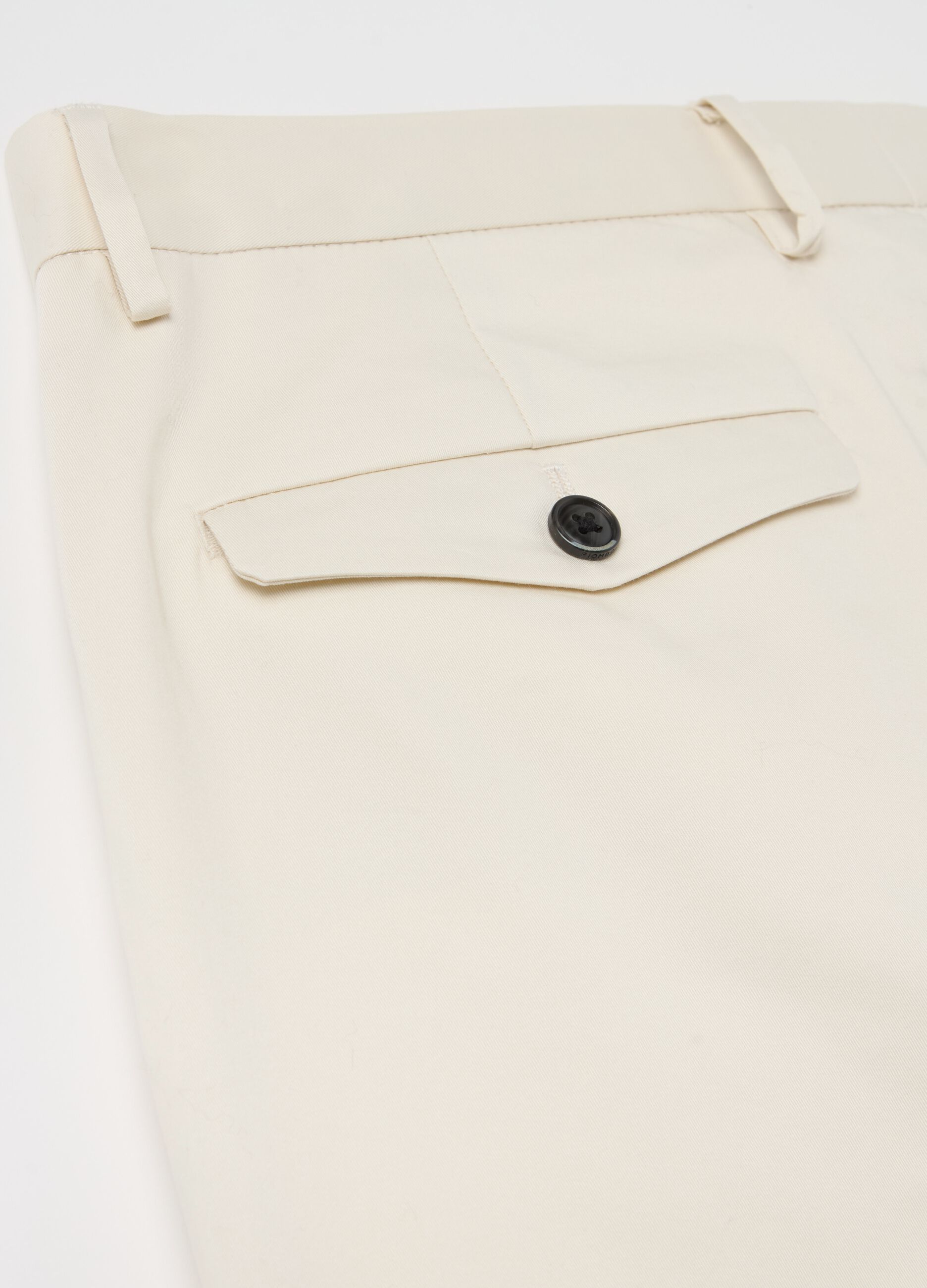 Chinos de algodón elástico
