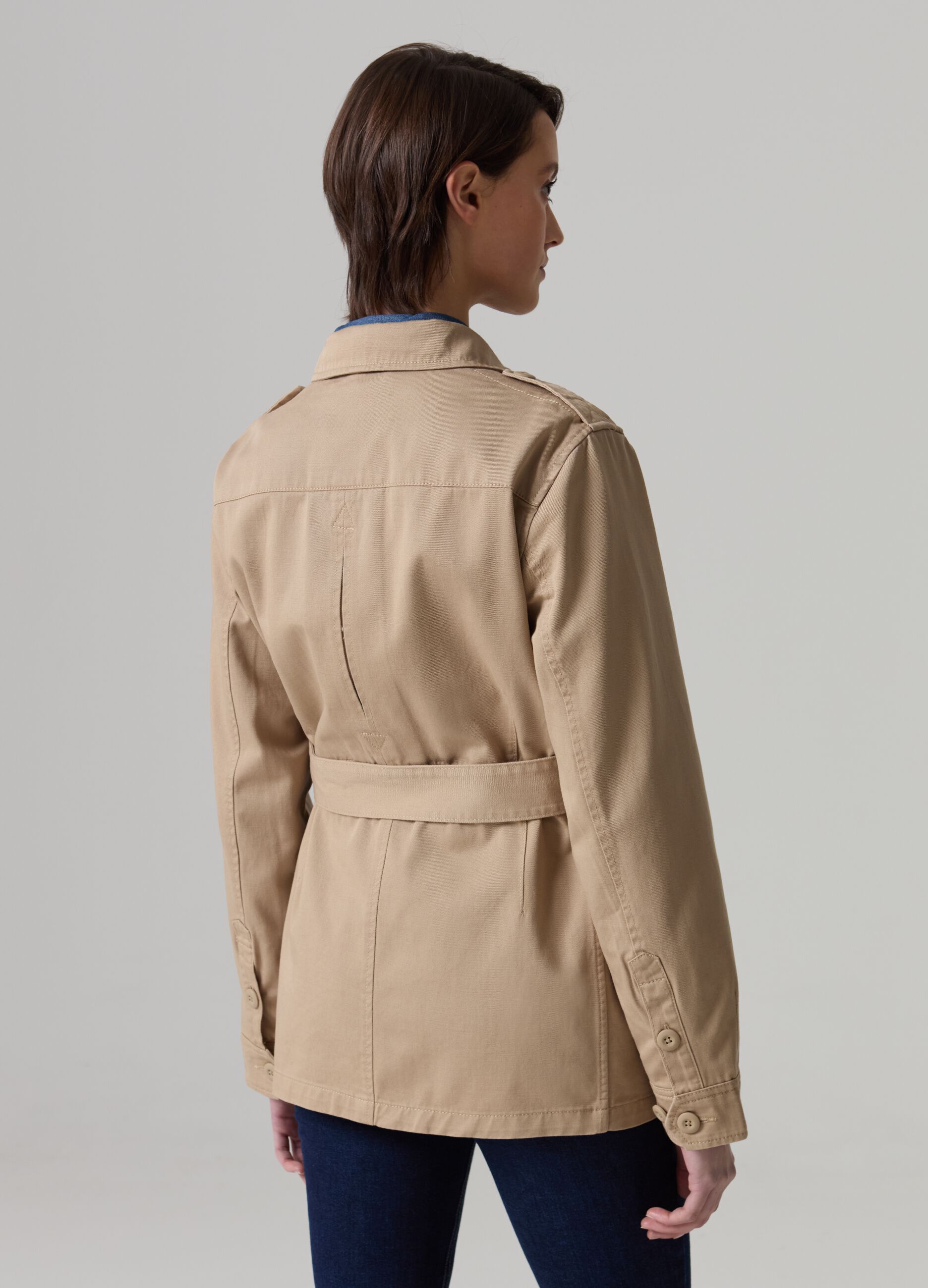 Safari jacket with buttons and belt