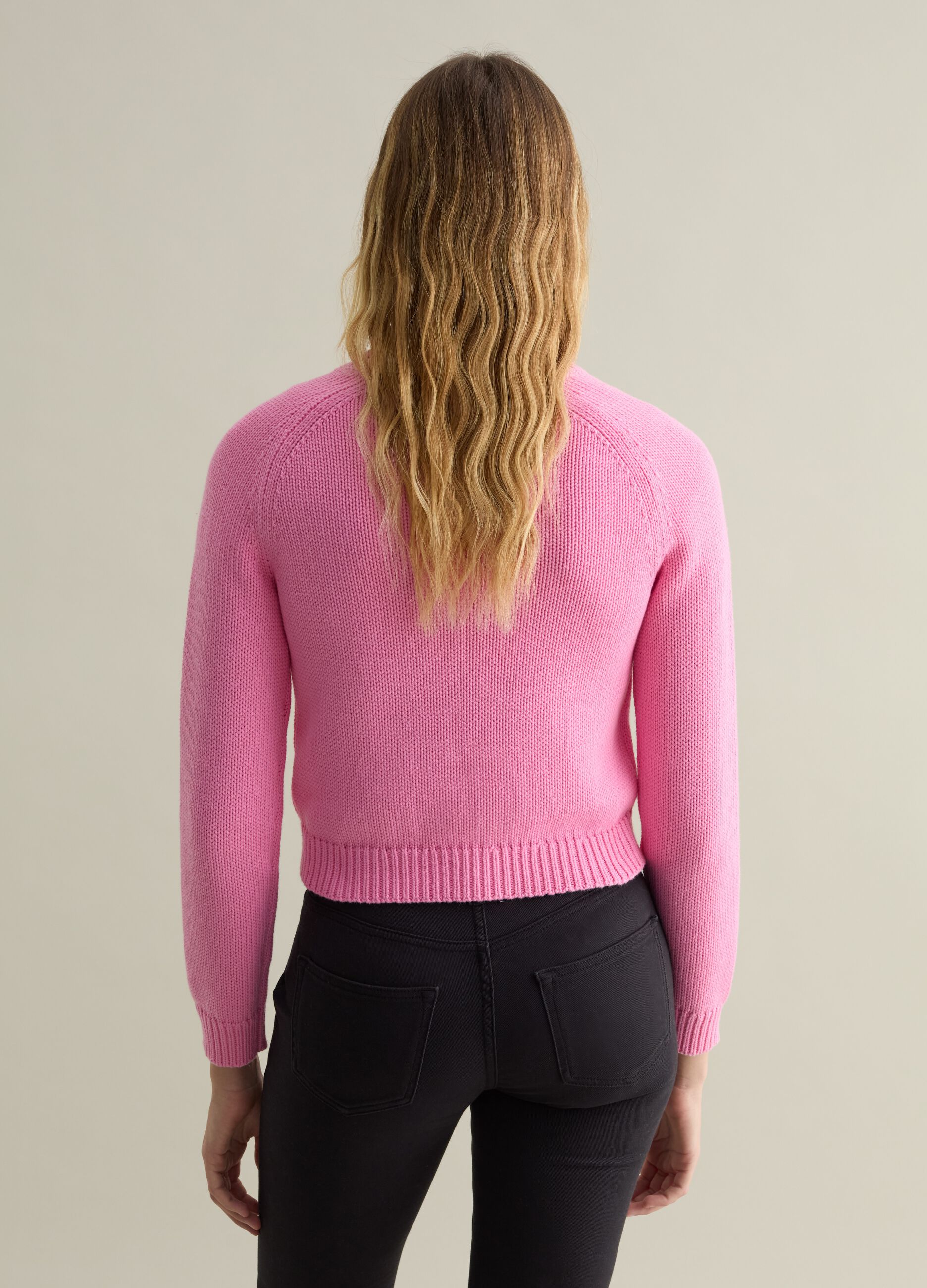 Cotton pullover with raglan sleeves