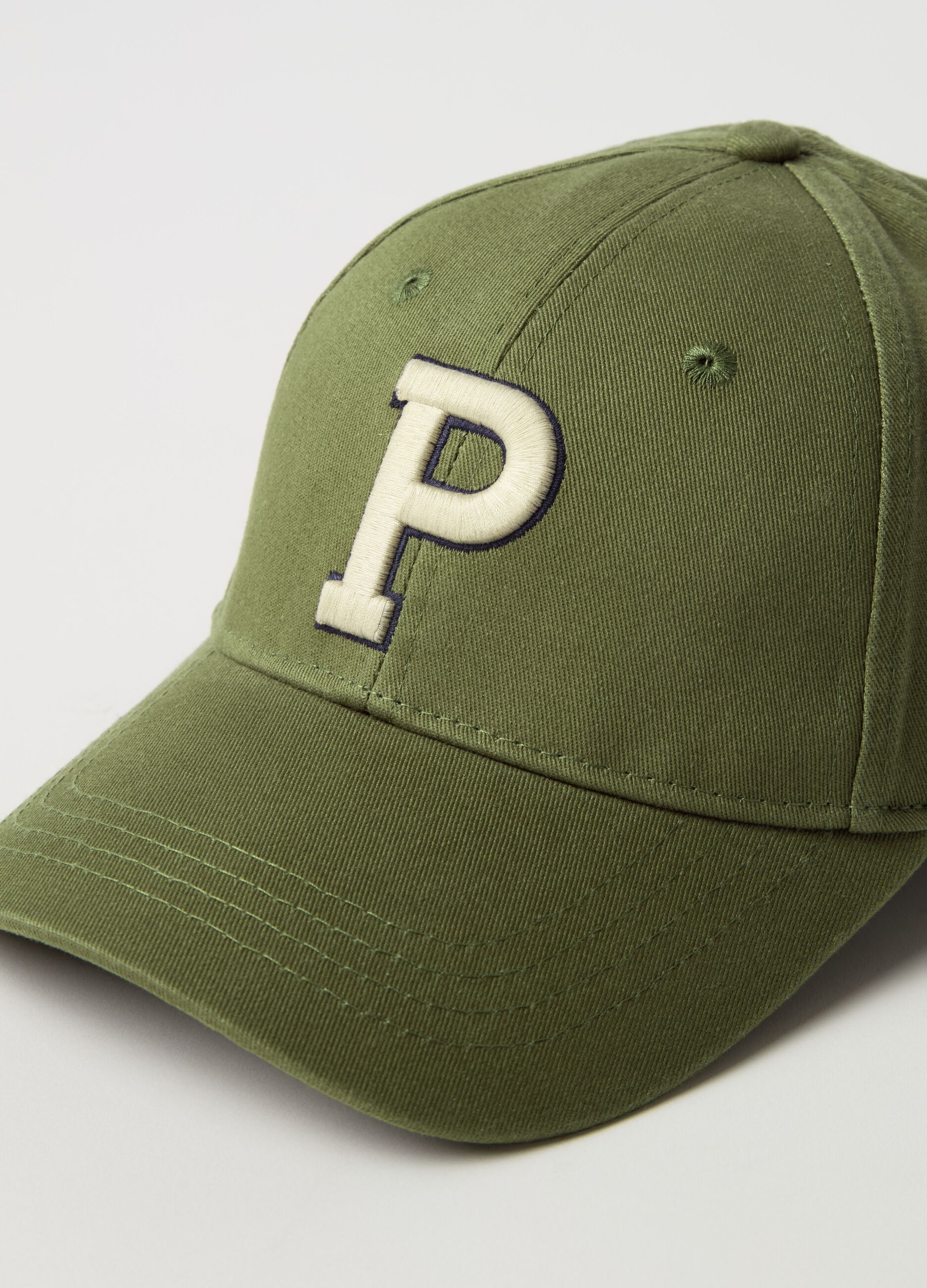 Gorra de béisbol con logo bordado