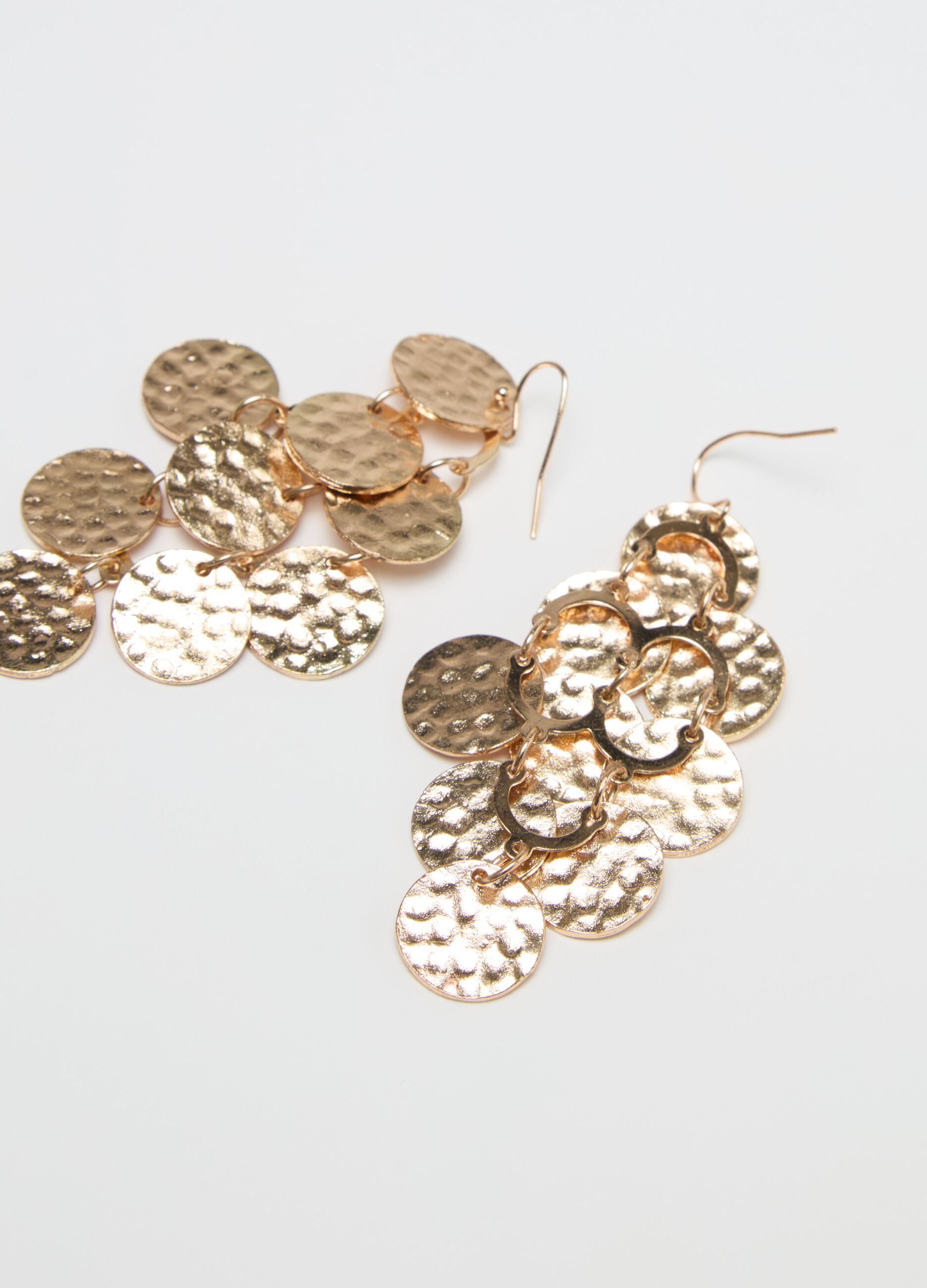 Pendant earrings with round elements