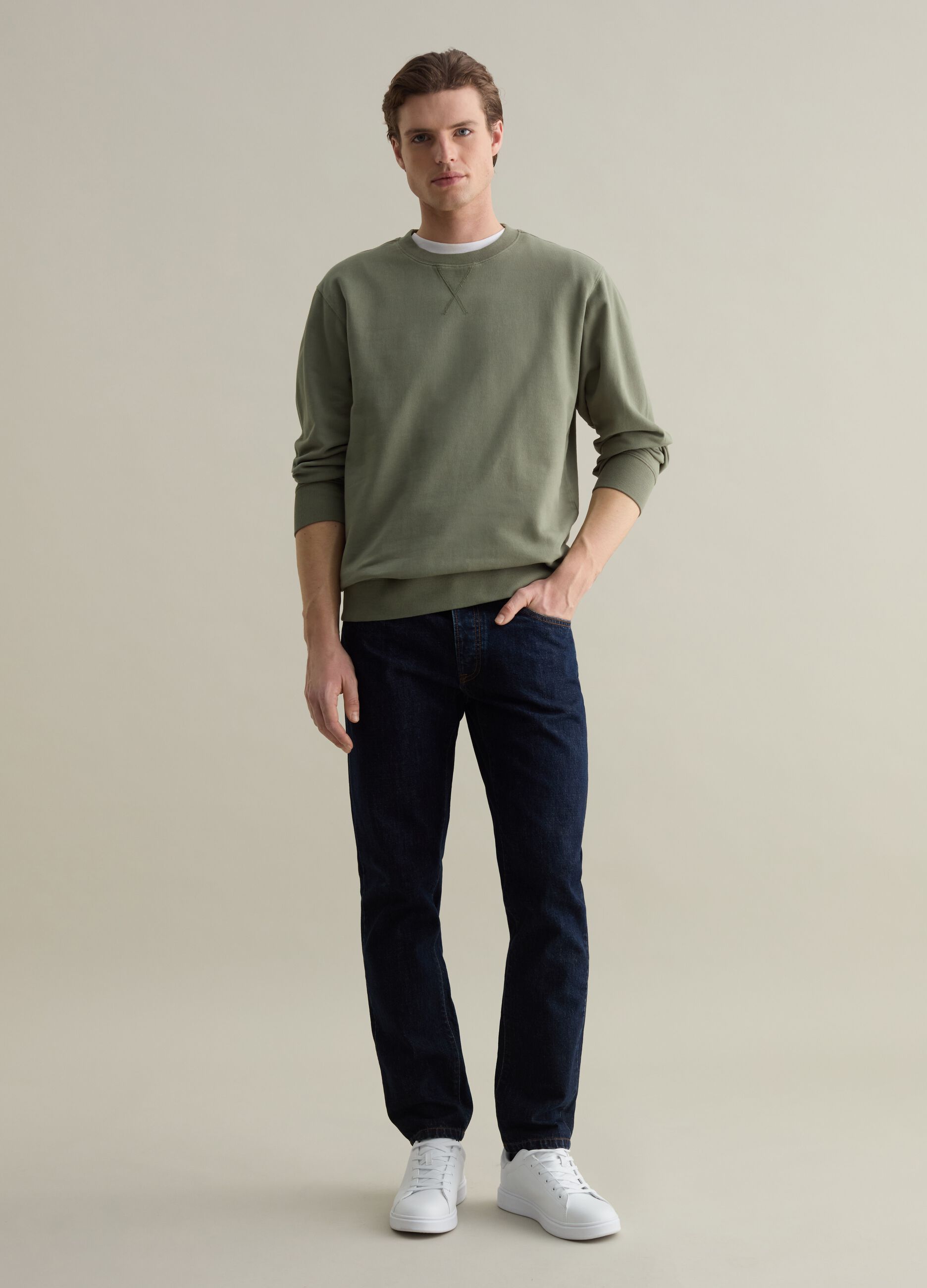 Sweatshirt with round neck and stitched detail
