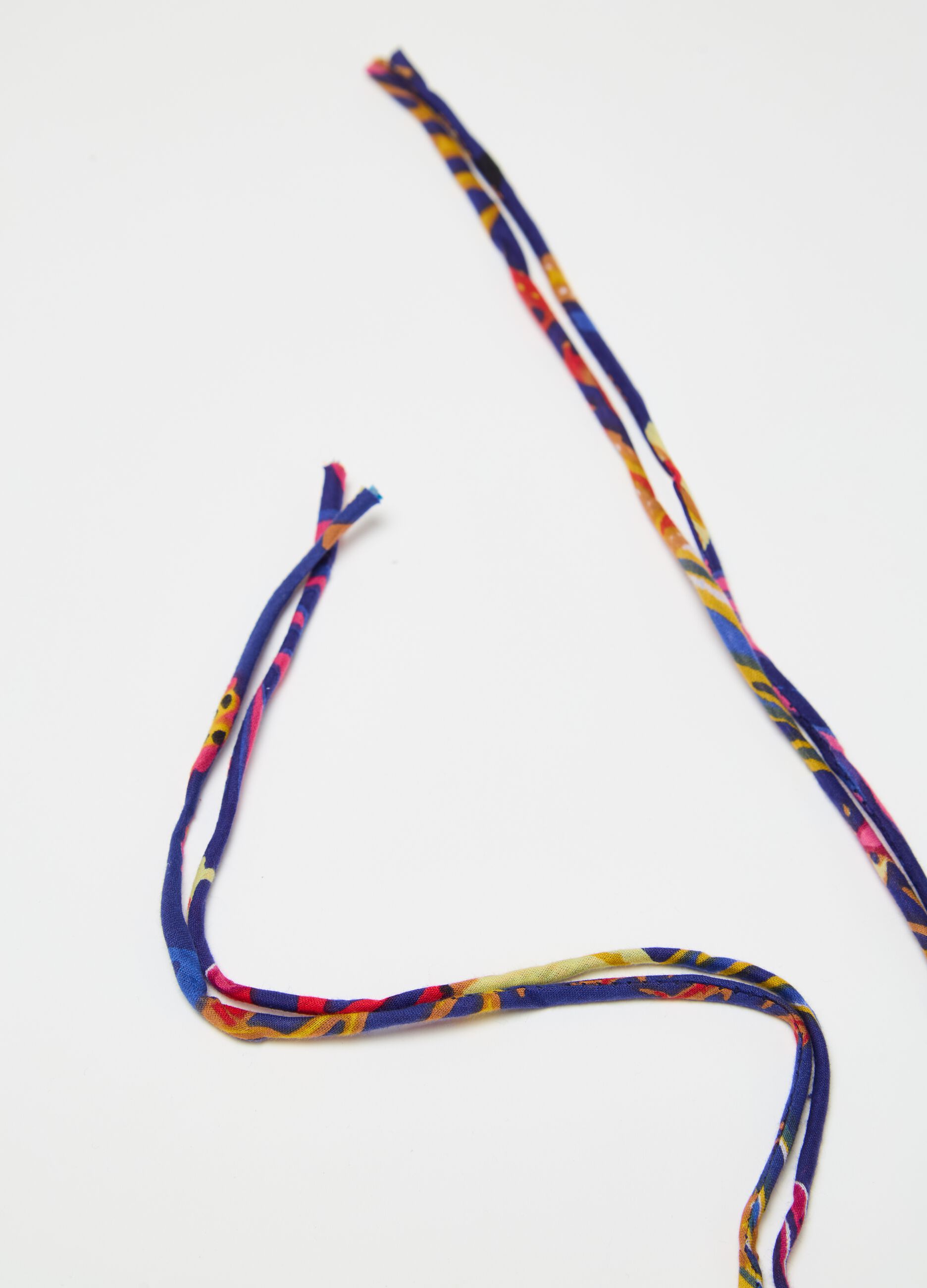 Necklace with coloured gems and laces_1