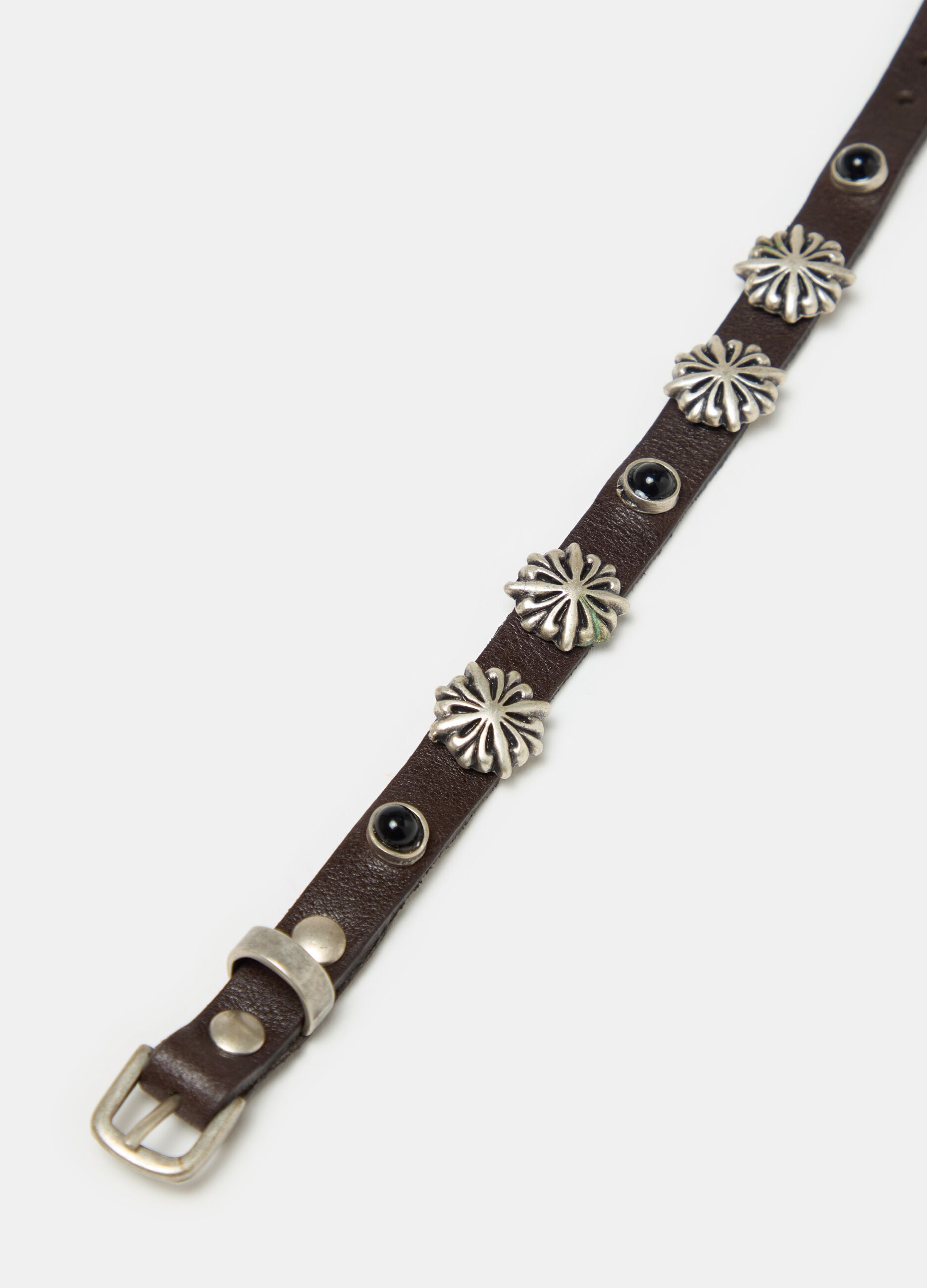 Pulsera de piel con conchos_1