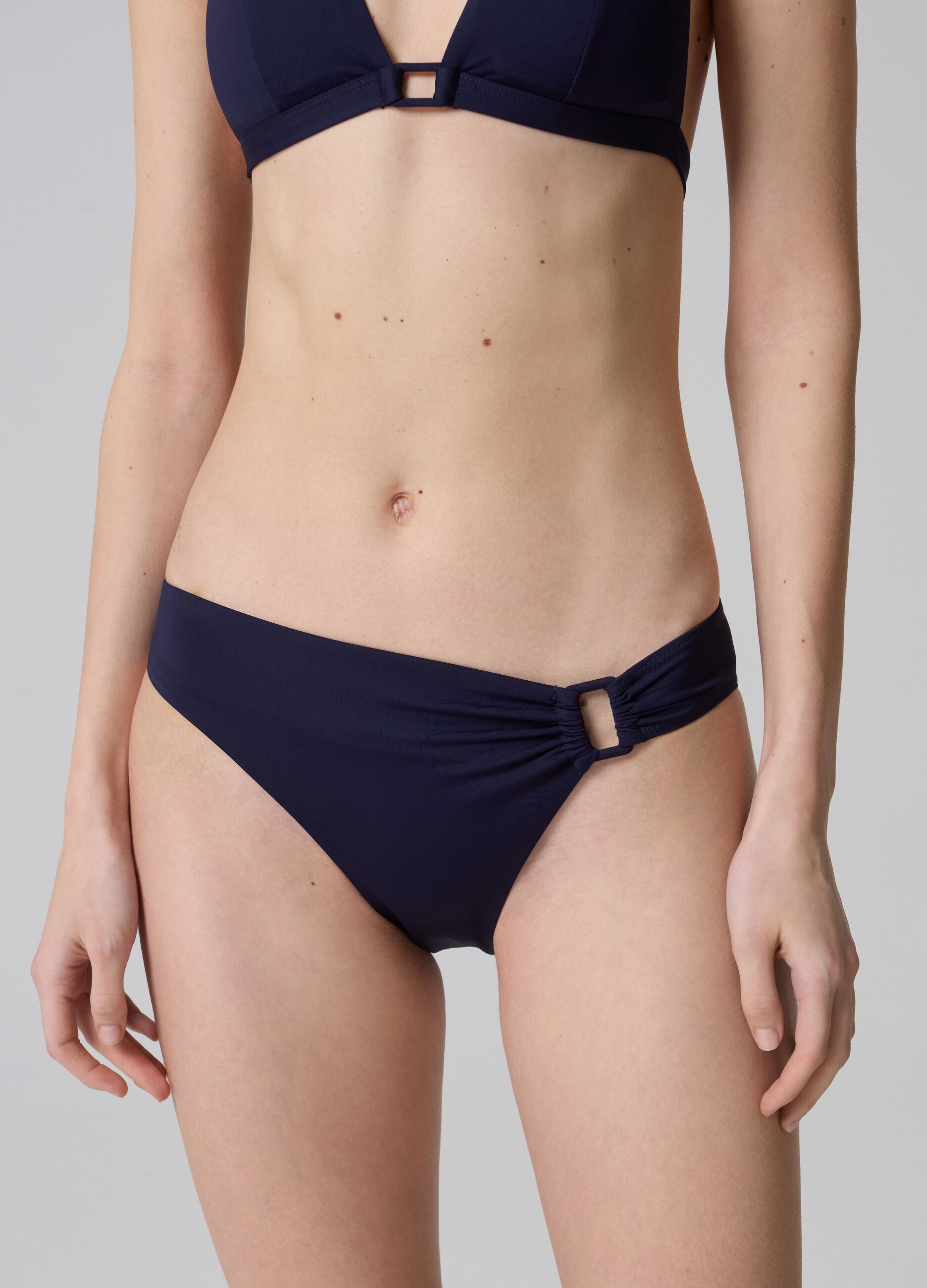 Braguita bikini con hebilla