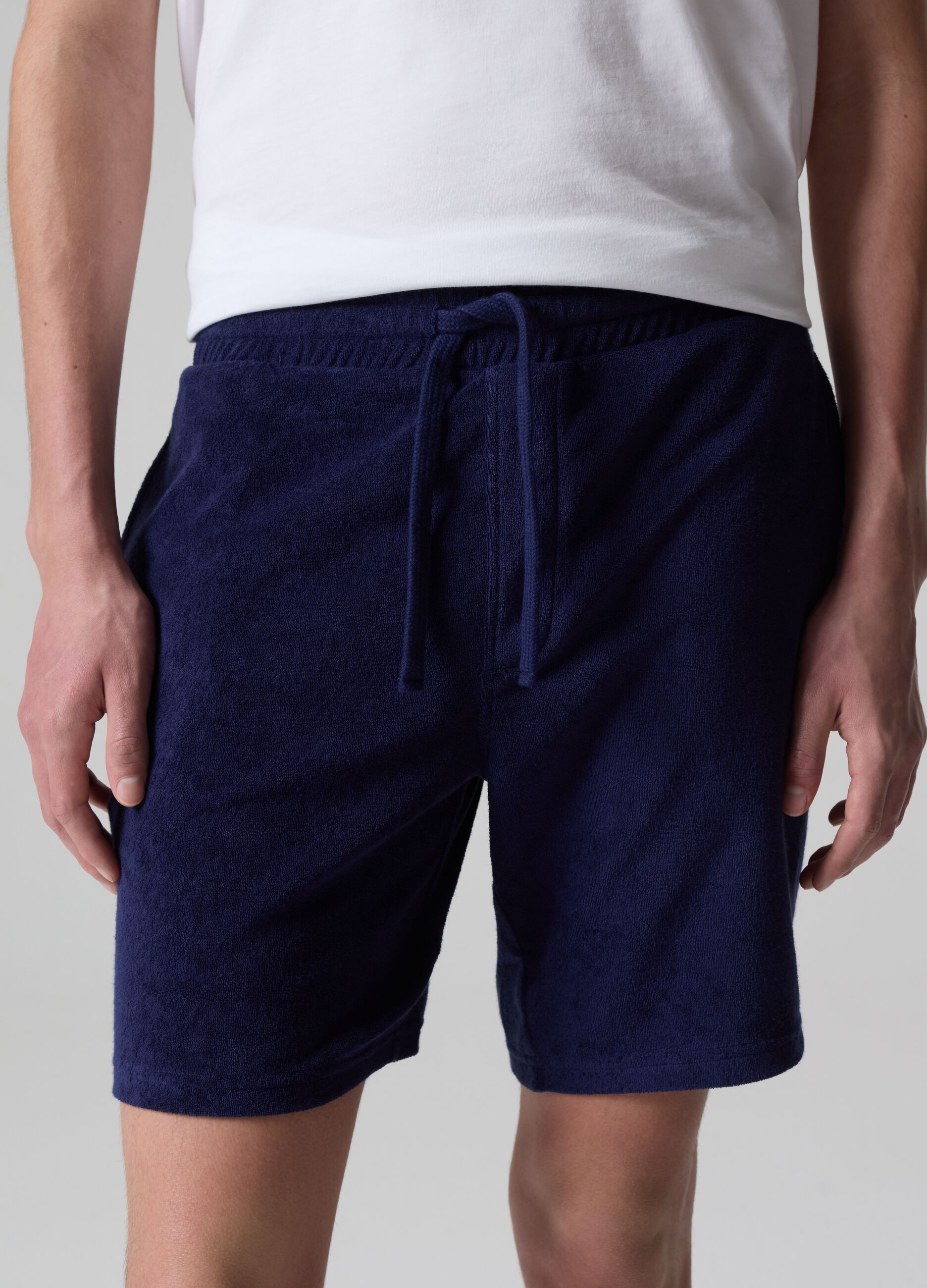 Bermudas joggers de tejido rizado reversible_1