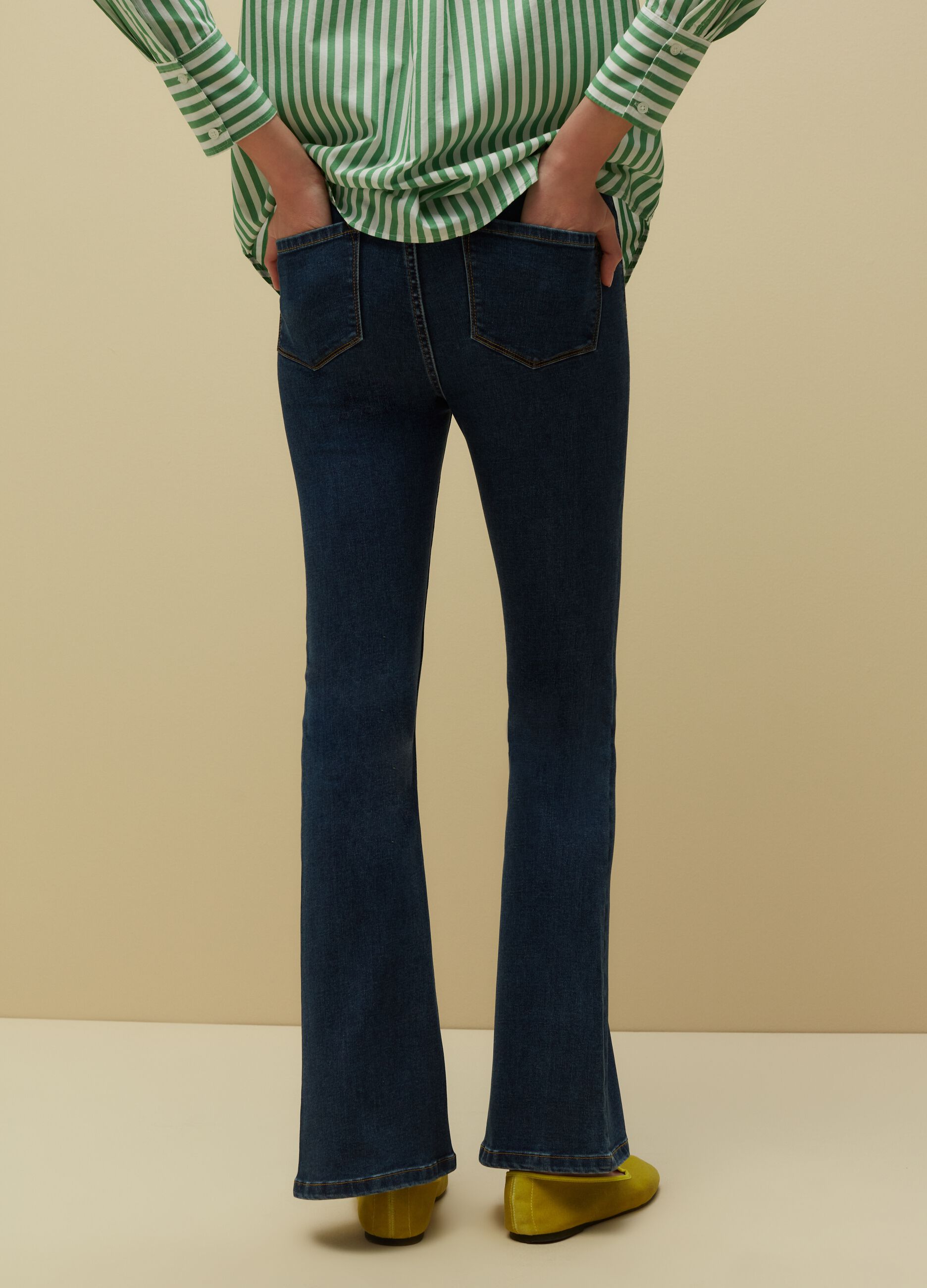 Ultra-slim flare-fit jeans_2