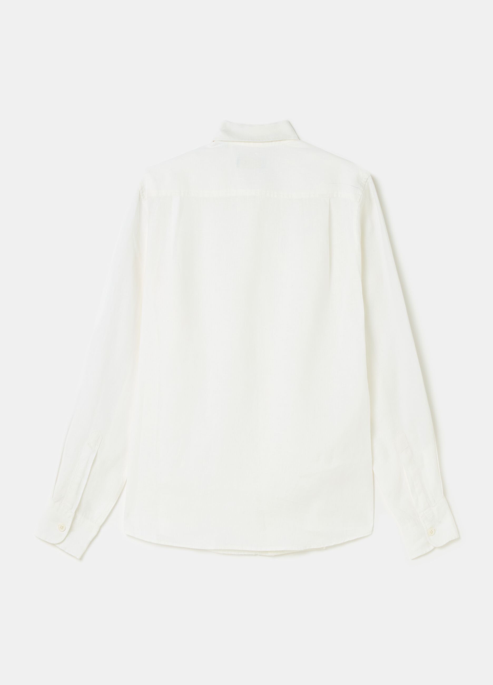 Camisa regular fit de lino con bolsillos_4