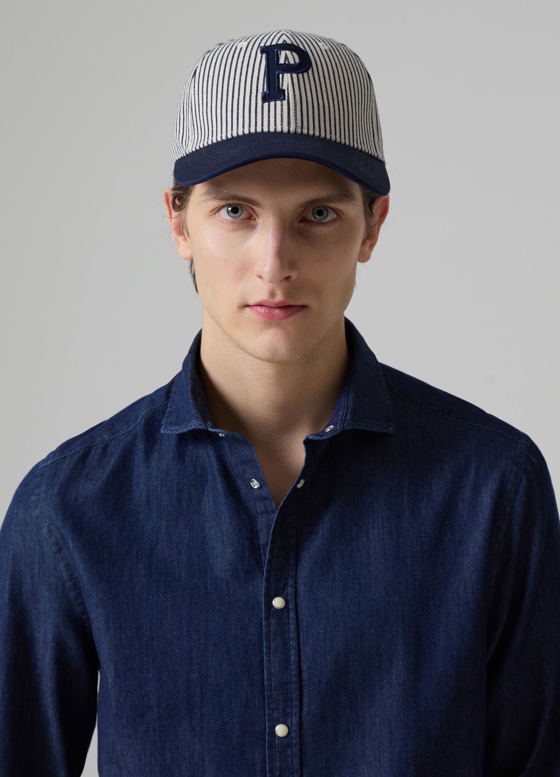 Denim shirt with bead buttons_1